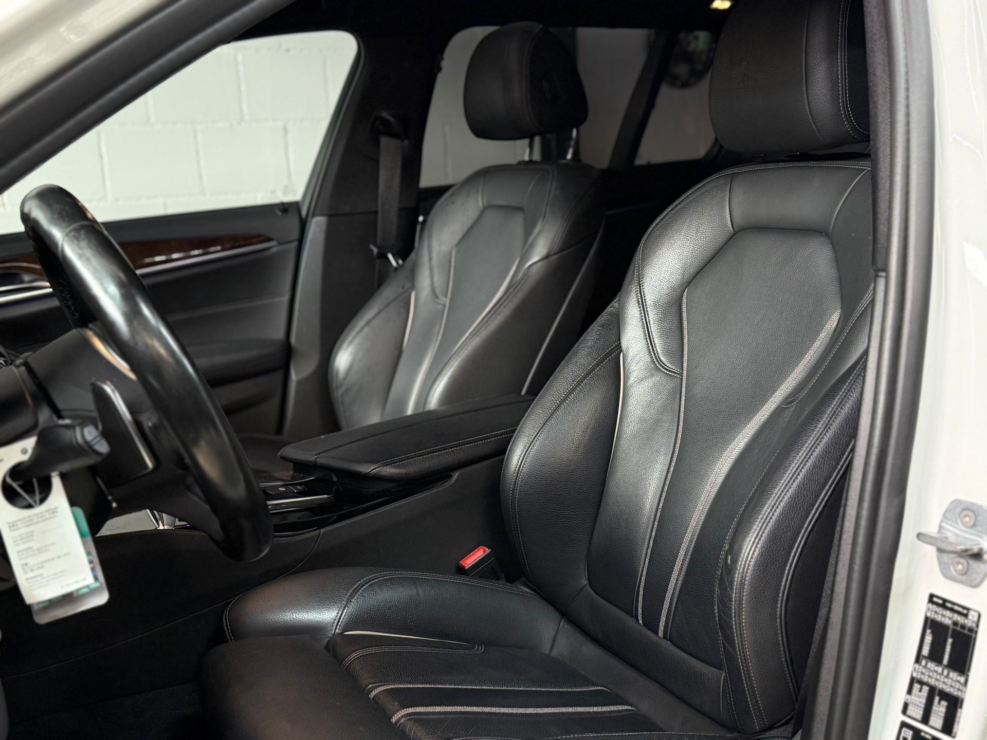 BMW 530i xDrive Touring Steptronic M-Paket / Vollaustattung / panoramadach-image-8
