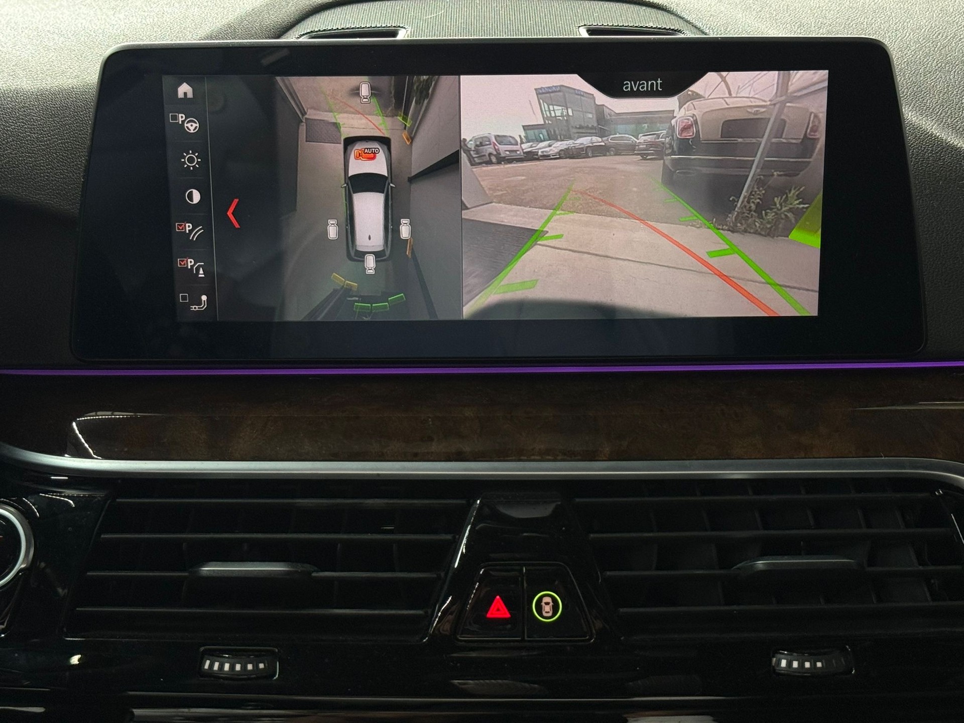 BMW 530i xDrive Touring Steptronic M-Paket / Vollaustattung / panoramadach-image-21
