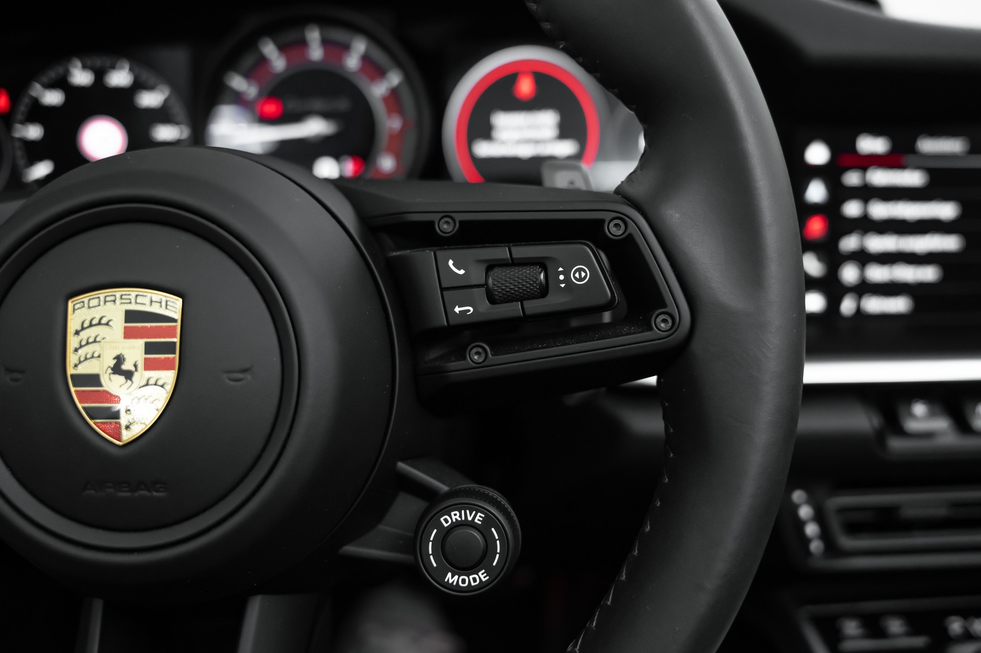 PORSCHE 911 Turbo S Cabriolet PDK-image-20