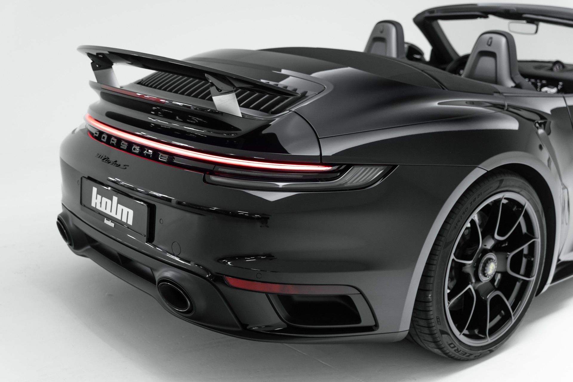 PORSCHE 911 Turbo S Cabriolet PDK-image-9