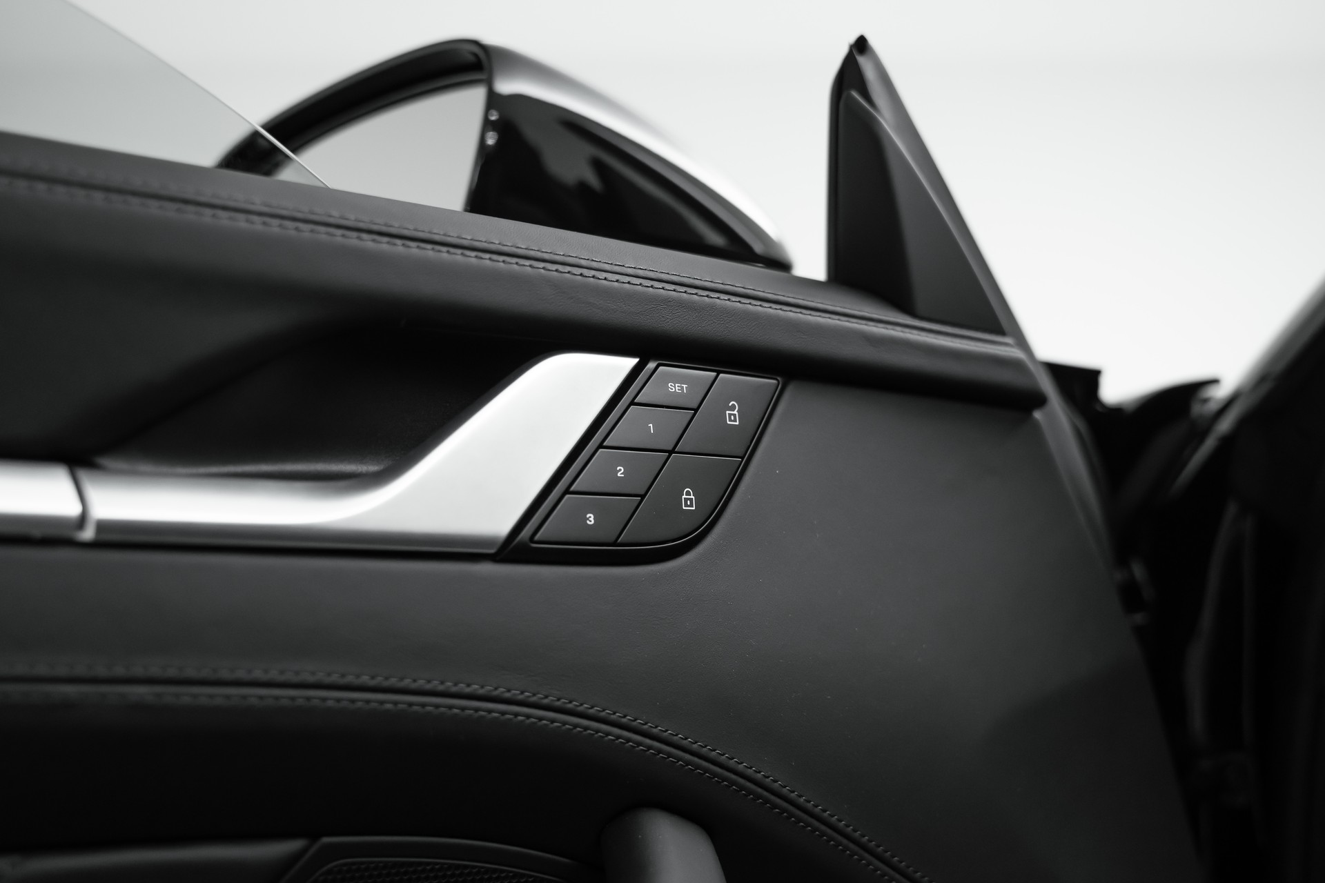 PORSCHE 911 Turbo S Cabriolet PDK-image-14