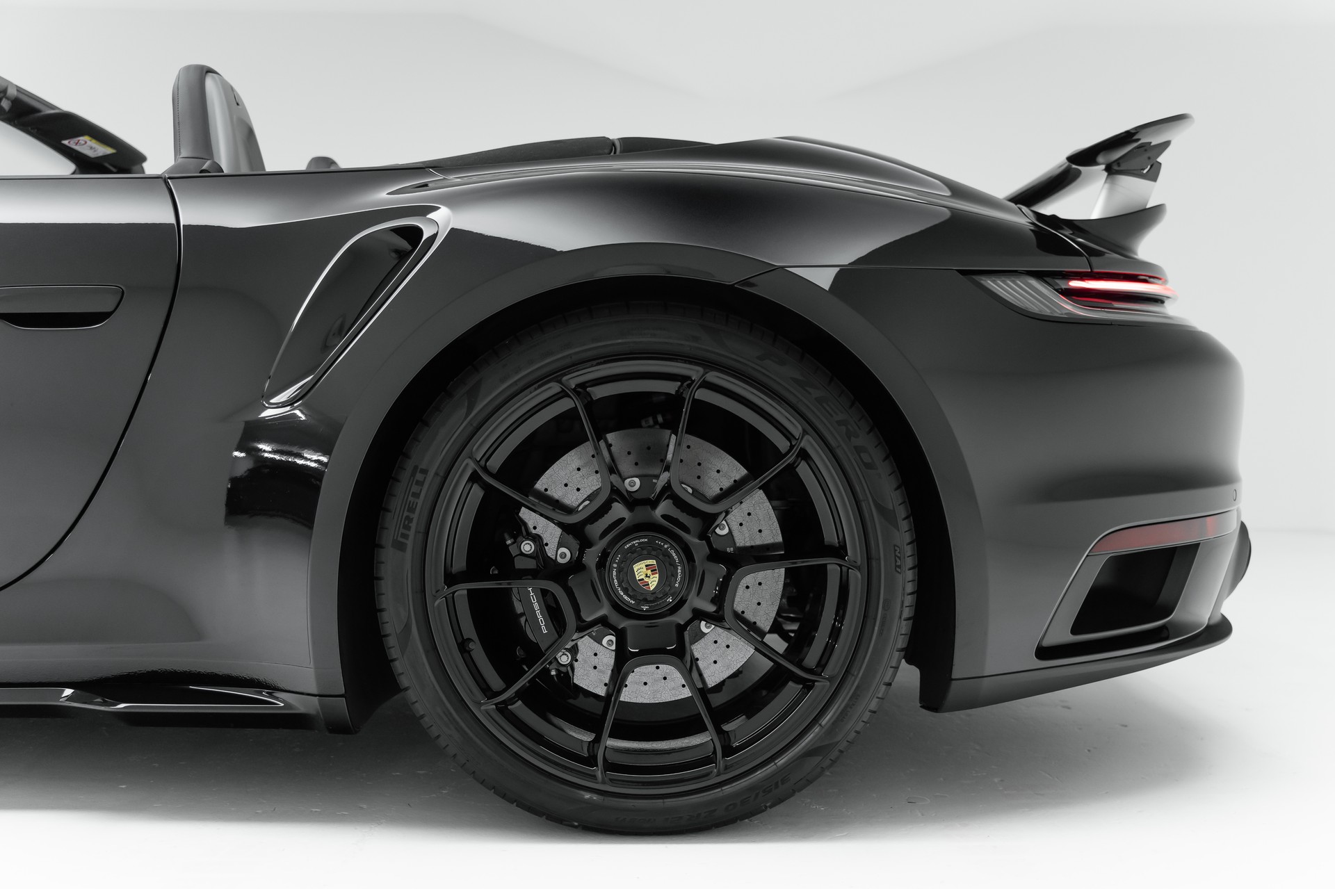 PORSCHE 911 Turbo S Cabriolet PDK-image-8