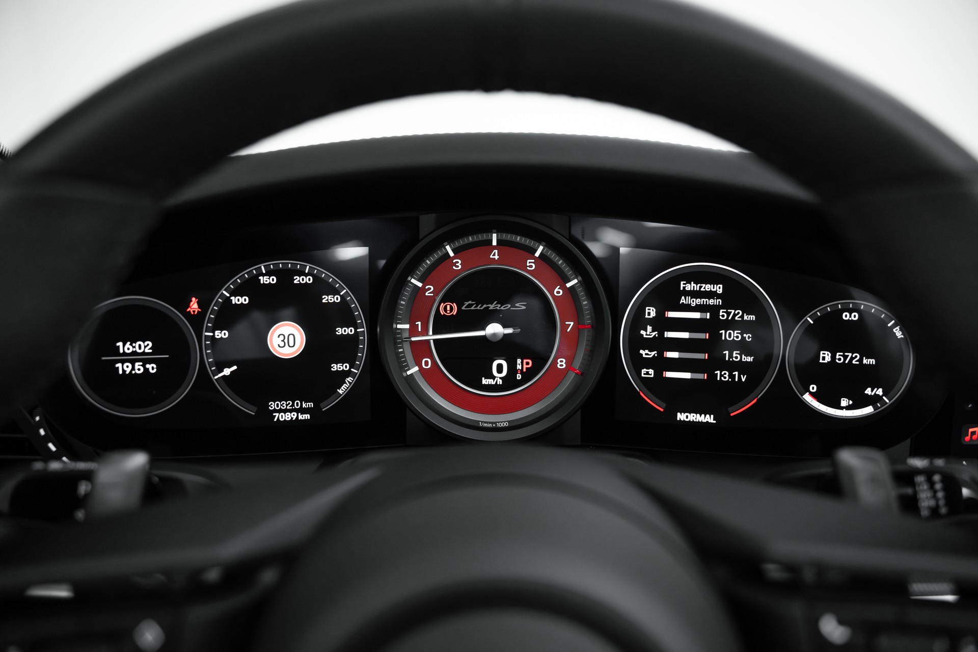 PORSCHE 911 Turbo S Cabriolet PDK-image-23