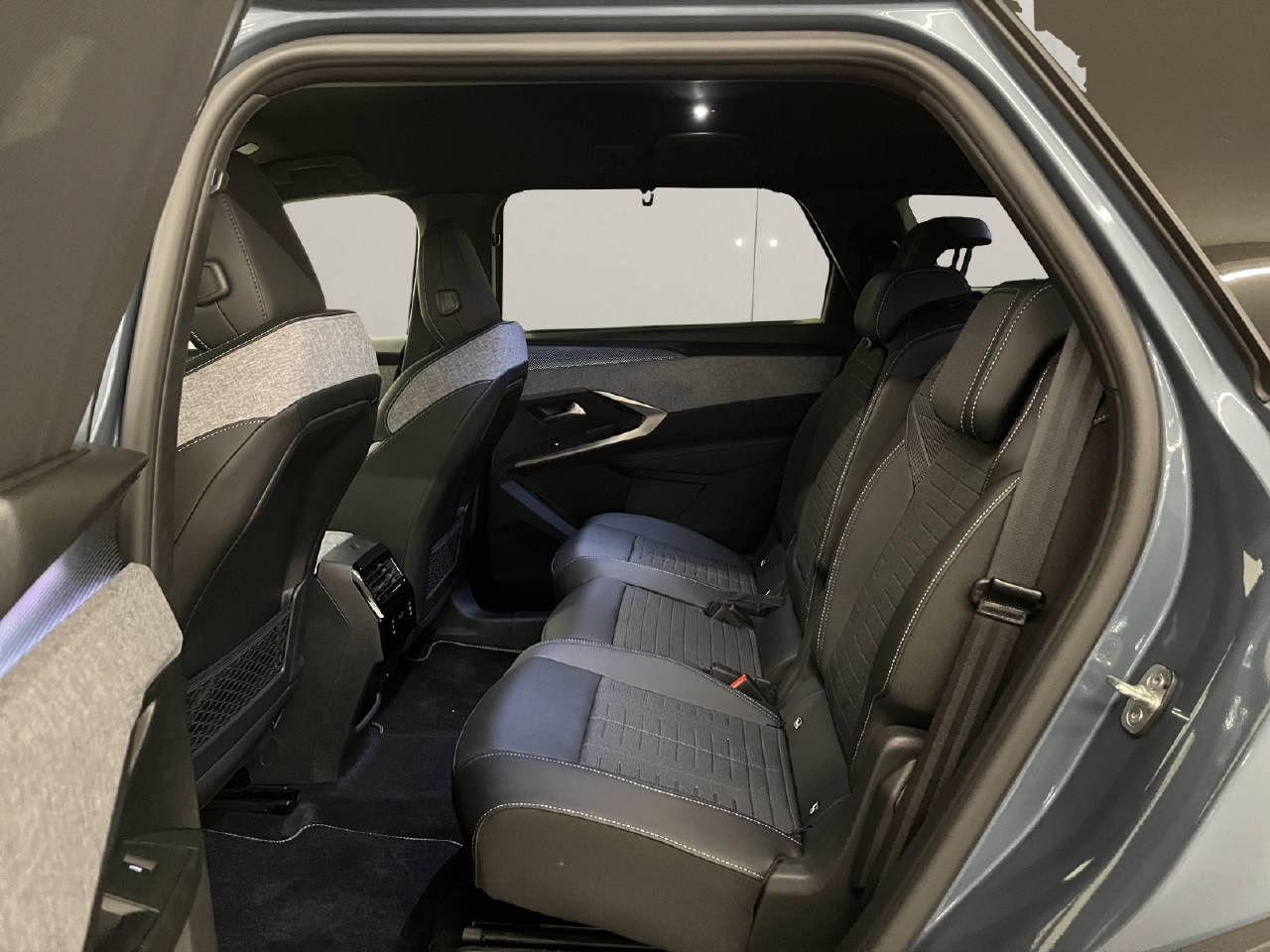 PEUGEOT 5008 1.2 Hybrid GT-image-10