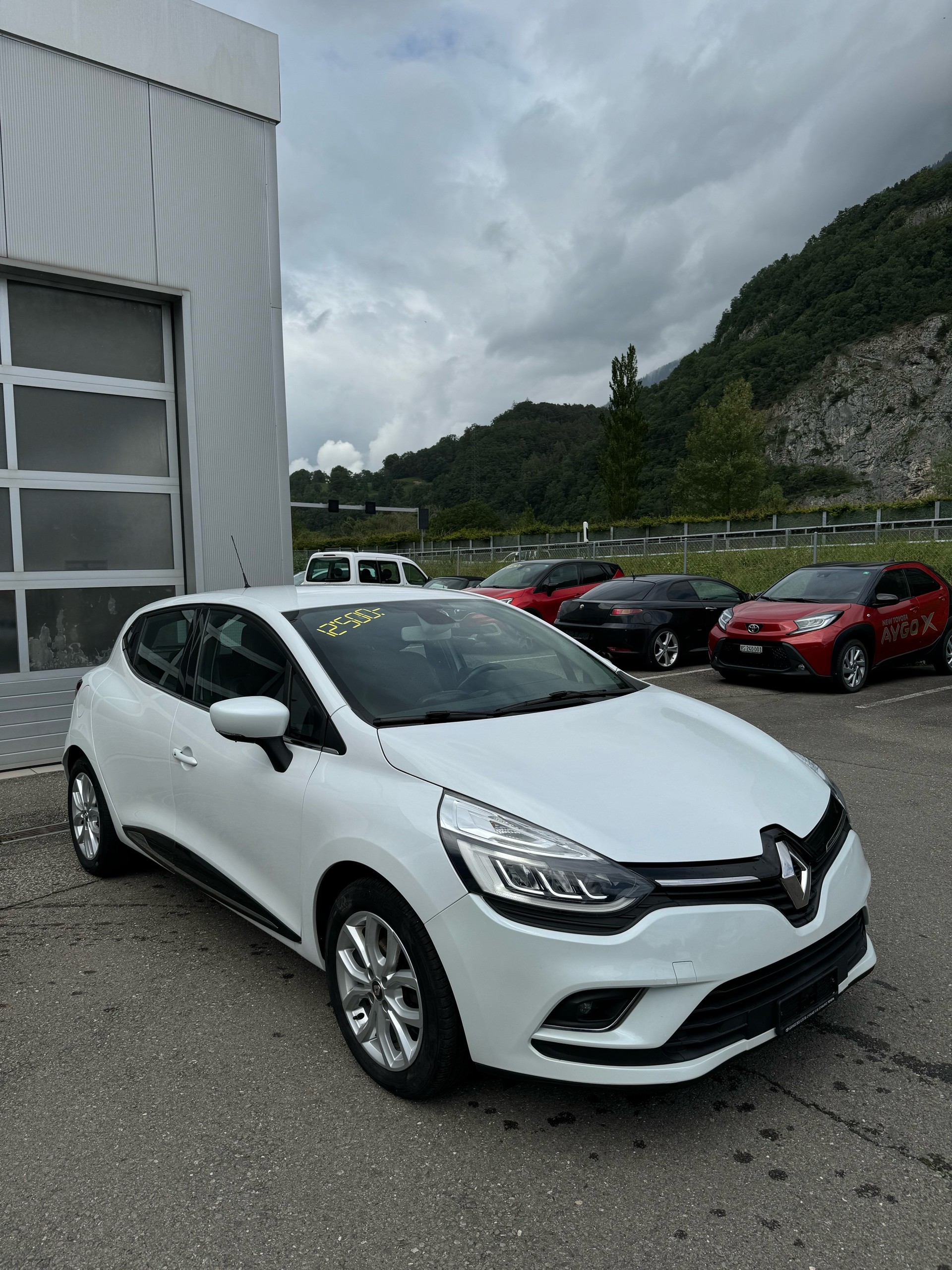 RENAULT Clio 1.2 16V T Intens-image-1