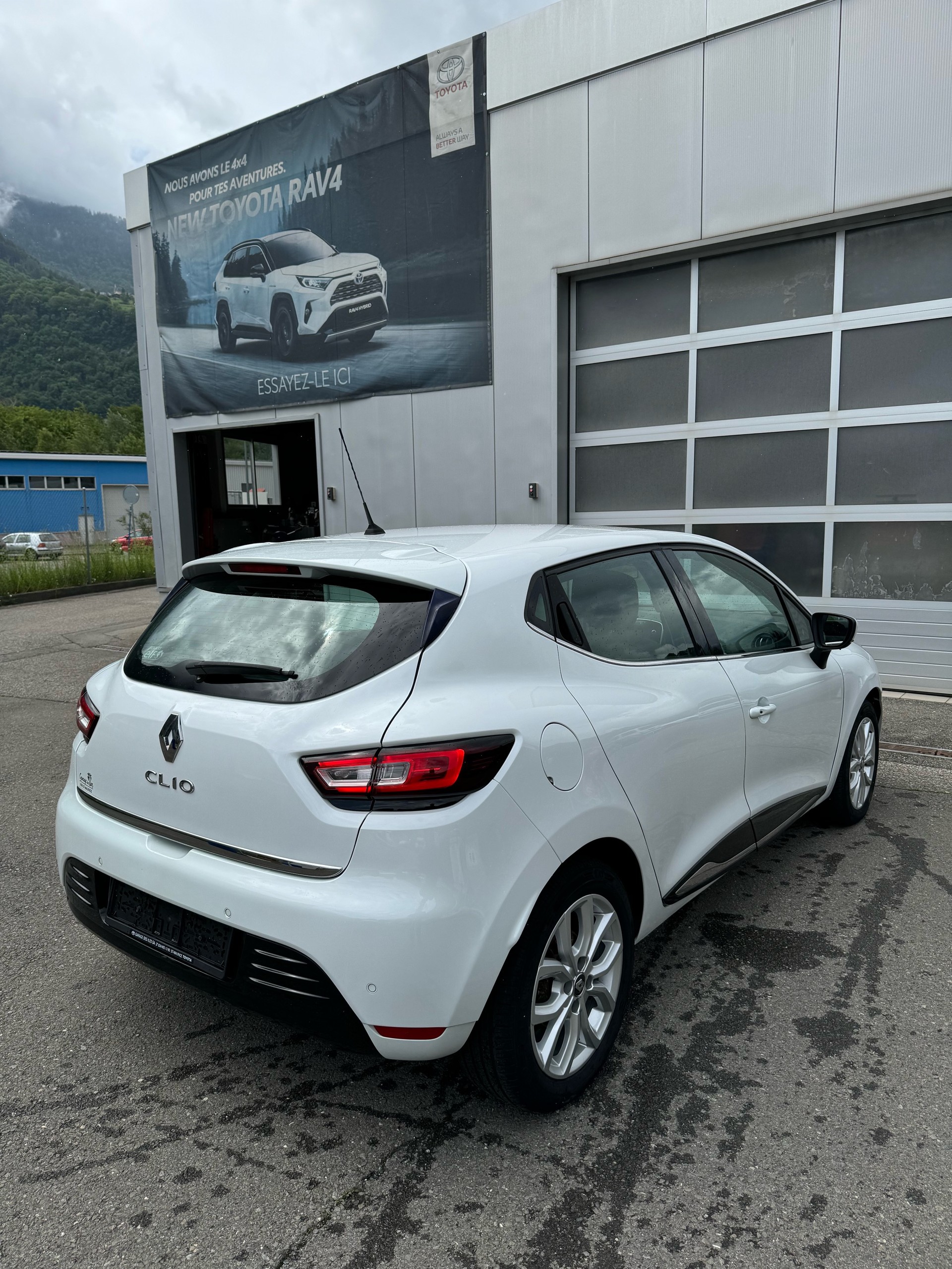 RENAULT Clio 1.2 16V T Intens-image-2