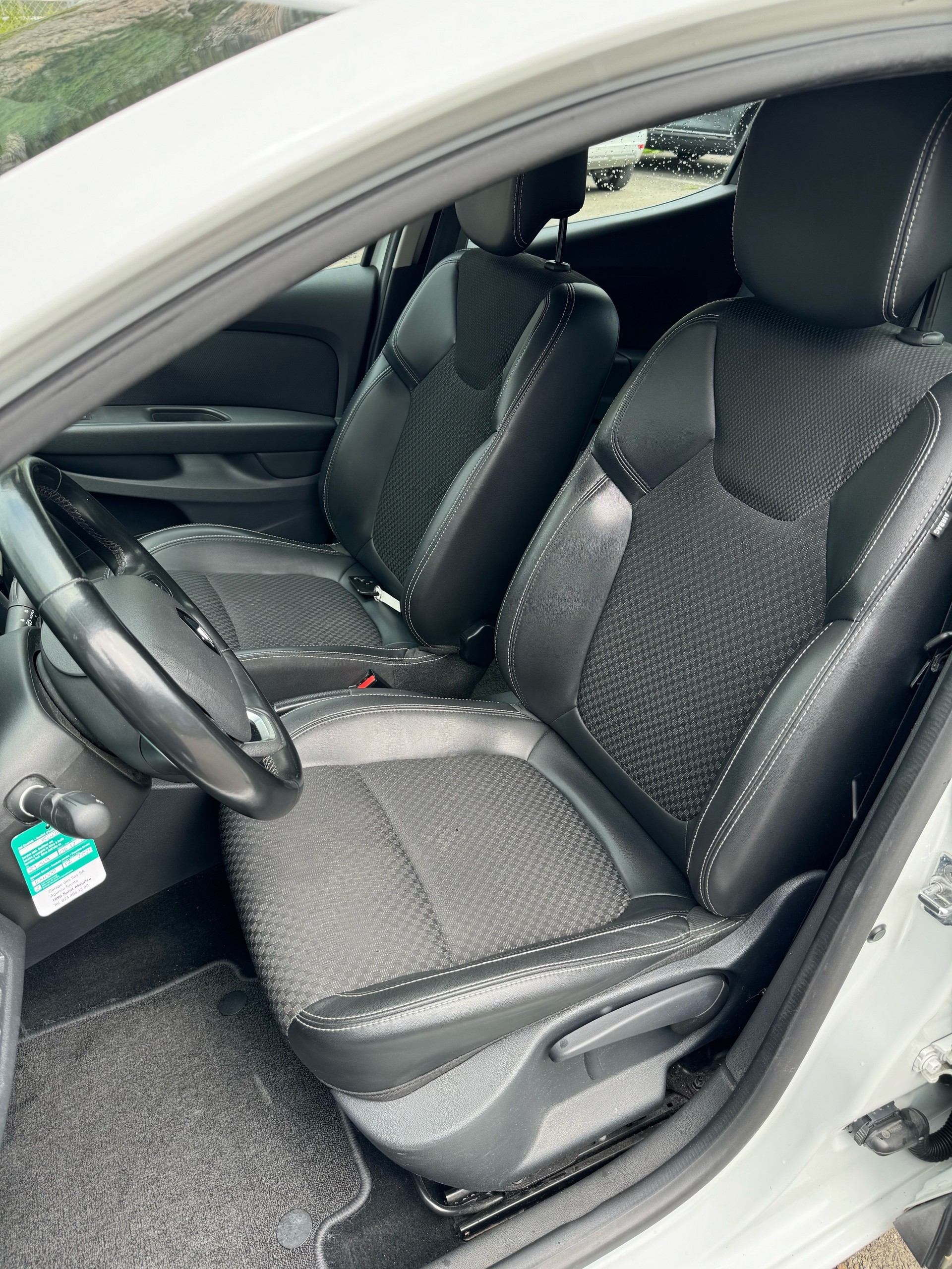 RENAULT Clio 1.2 16V T Intens-image-5