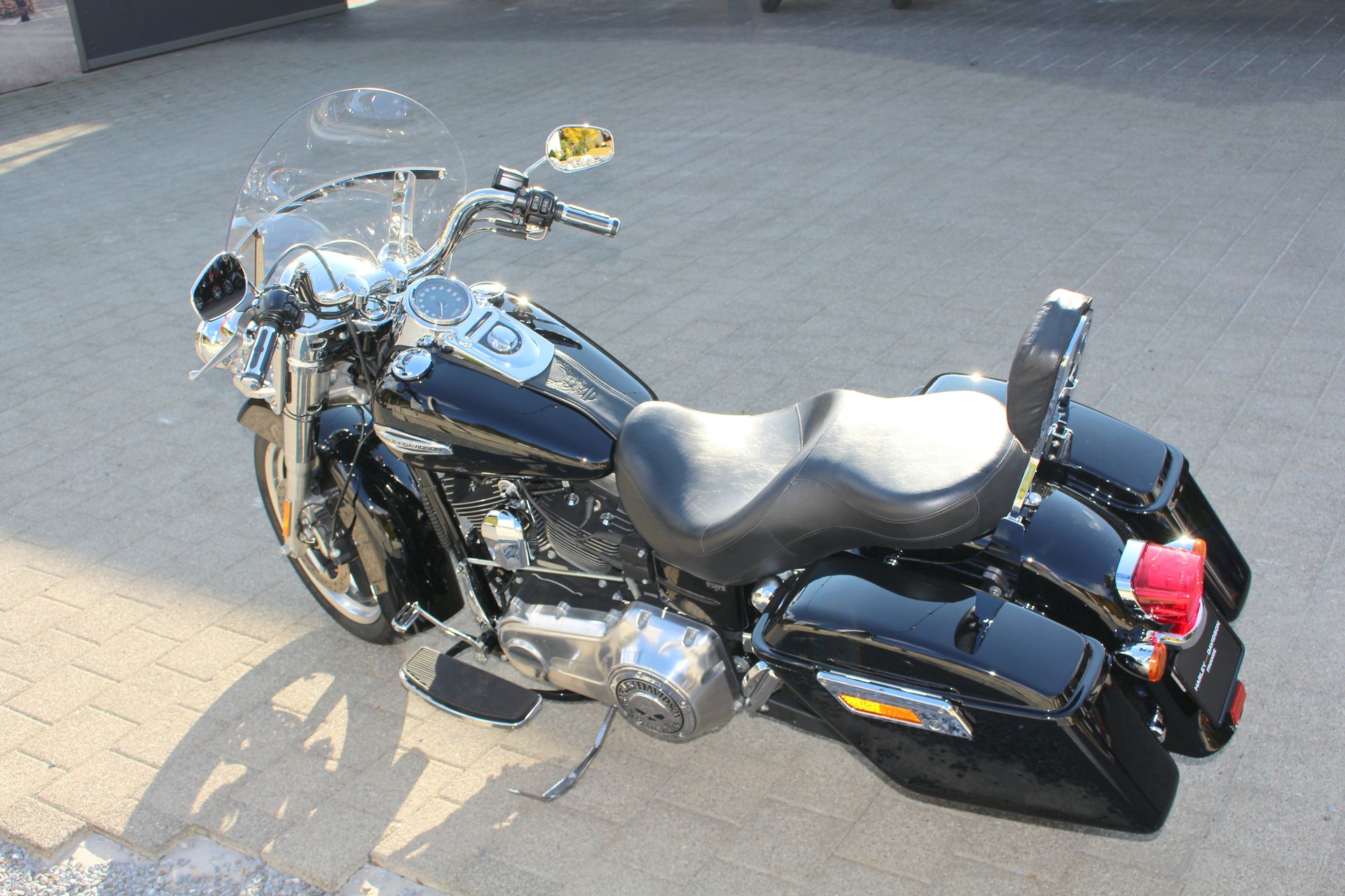HARLEY-DAVIDSON FLD Dyna Switchback ABS-image-3
