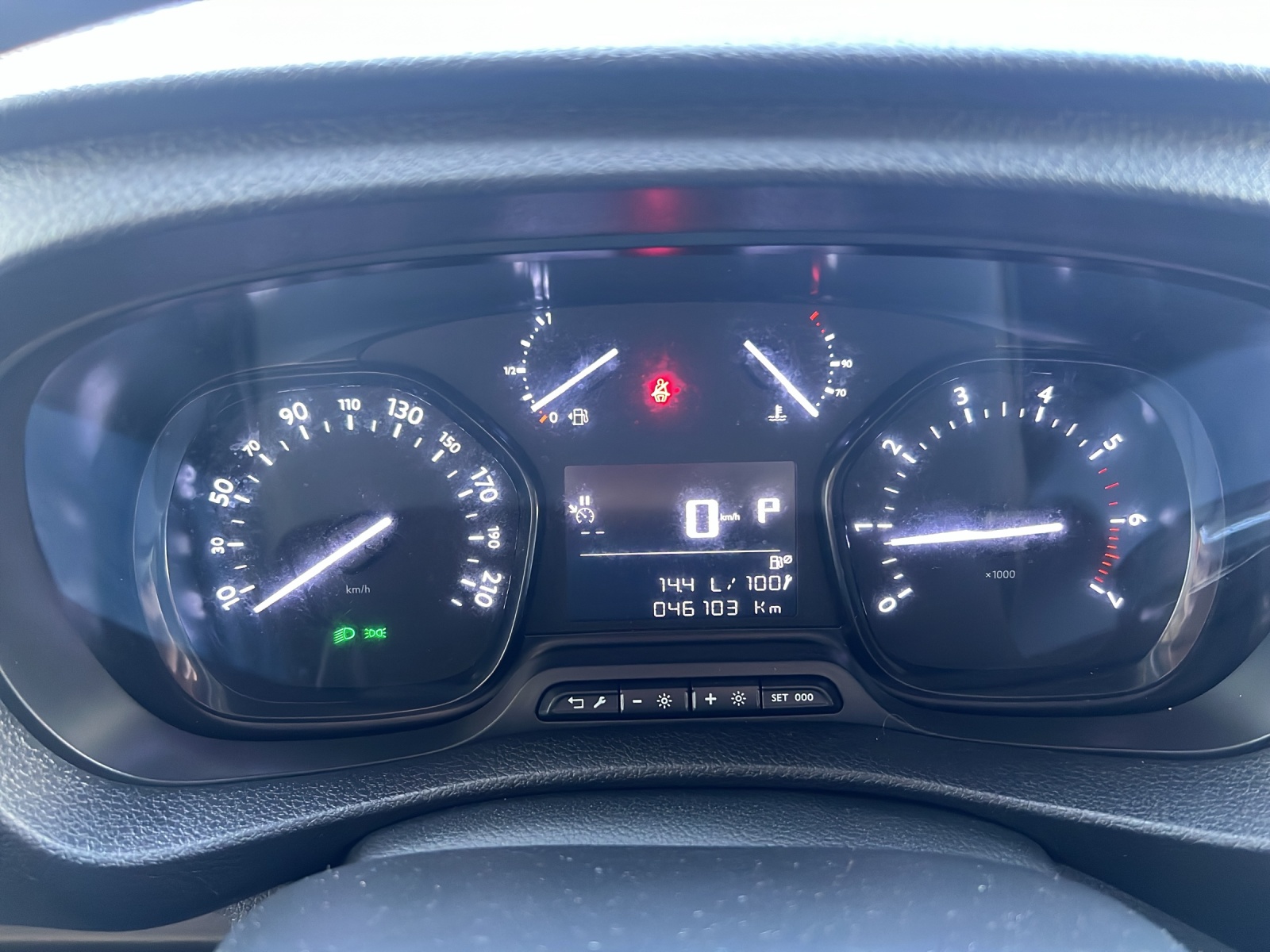 CITROEN Jumpy 2.0 BlueHDi 140 XL Club EAT8-image-25