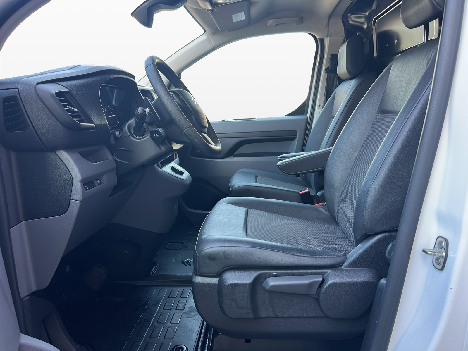 CITROEN Jumpy 2.0 BlueHDi 140 XL Club EAT8-image-8