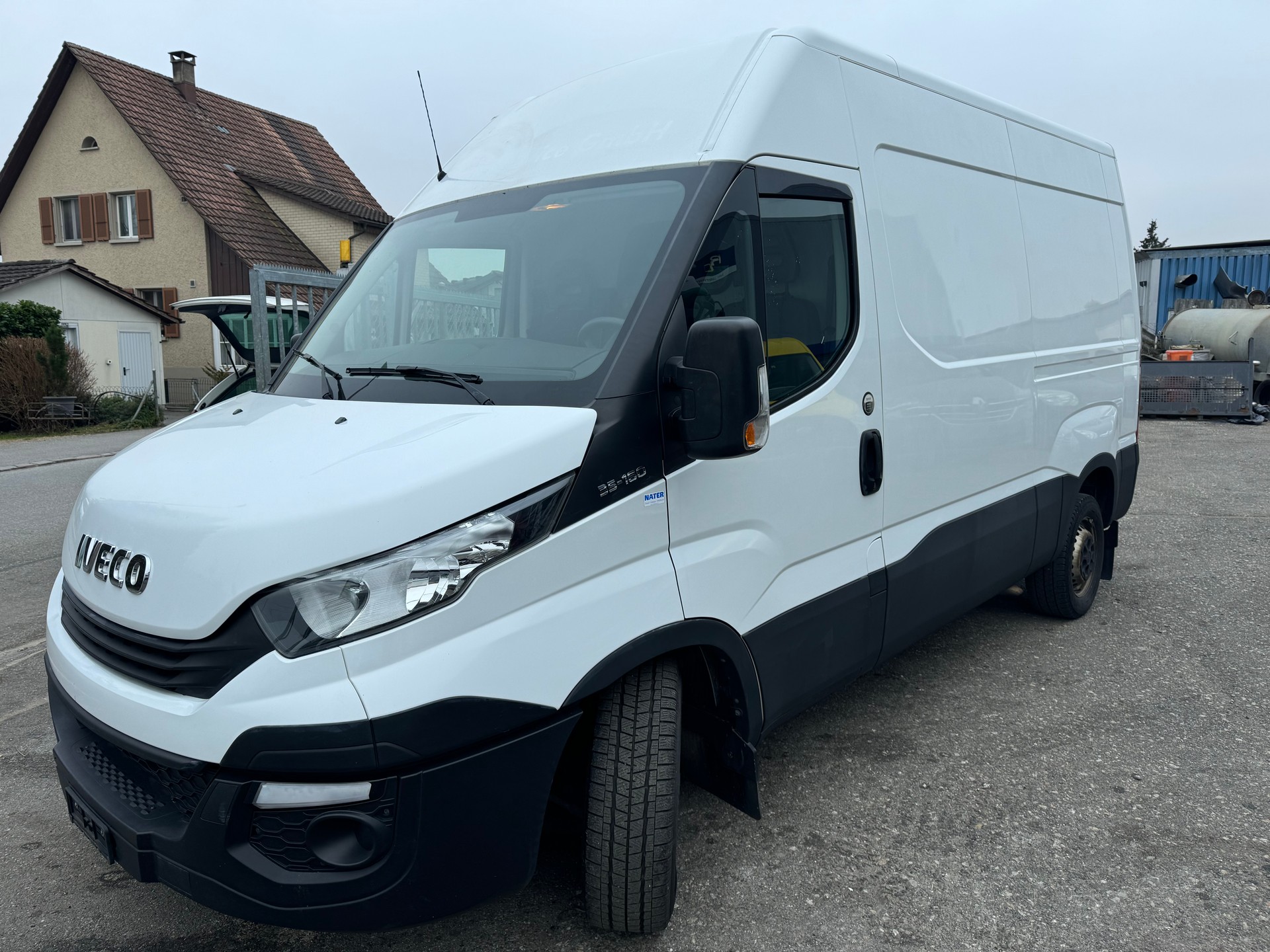 IVECO 33 S 16 V