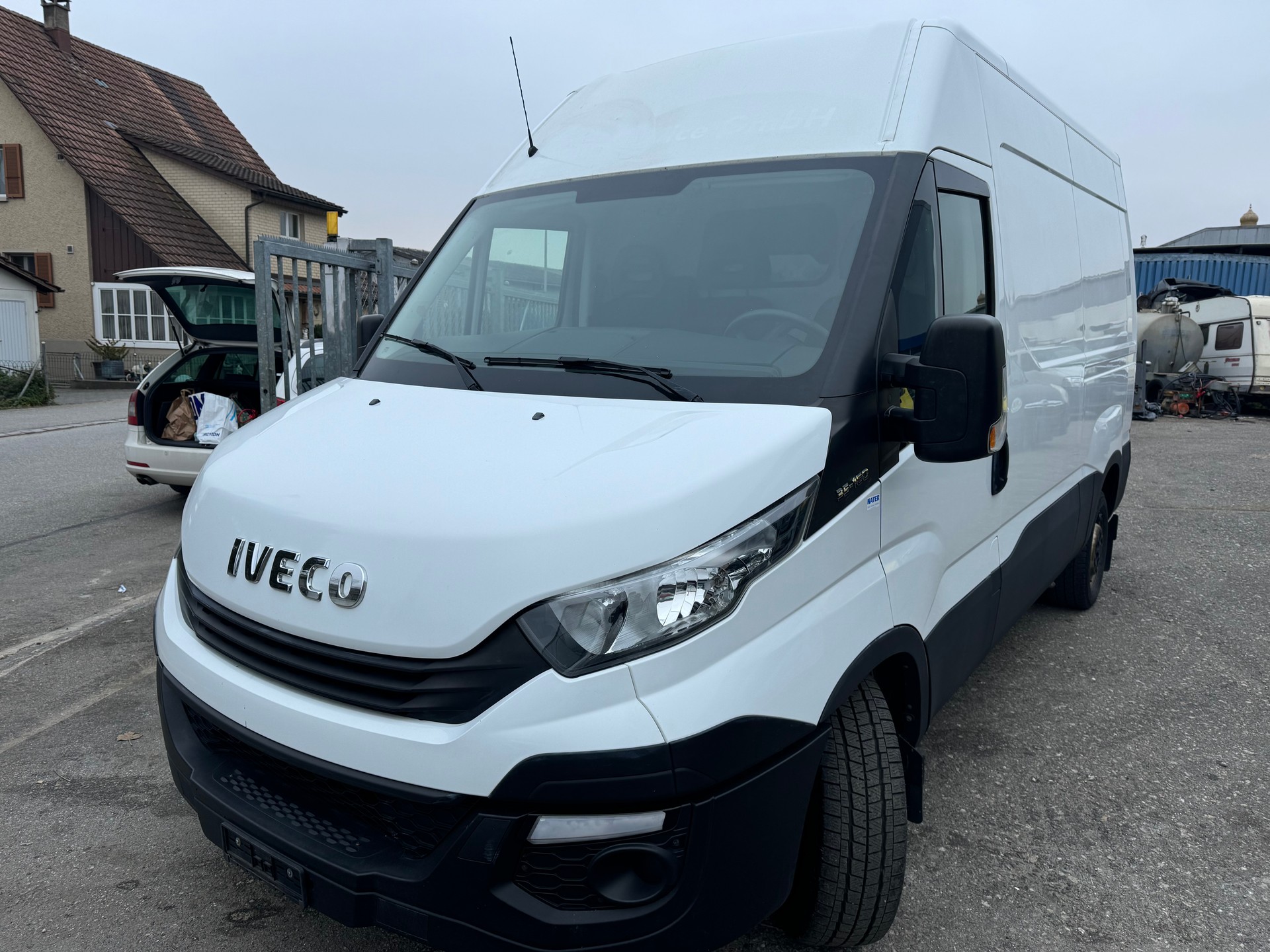 IVECO 33 S 16 V-image-1