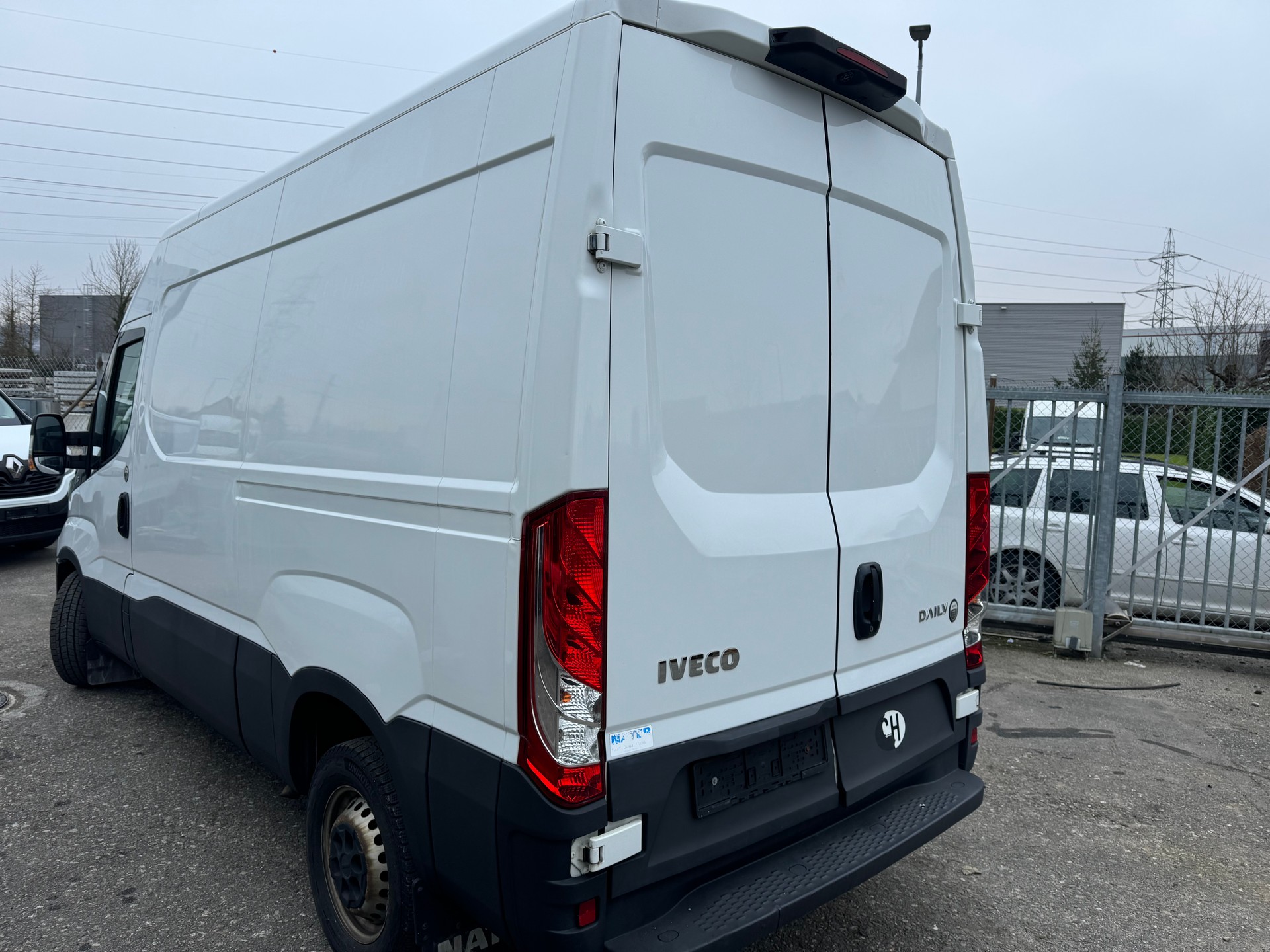 IVECO 33 S 16 V-image-5