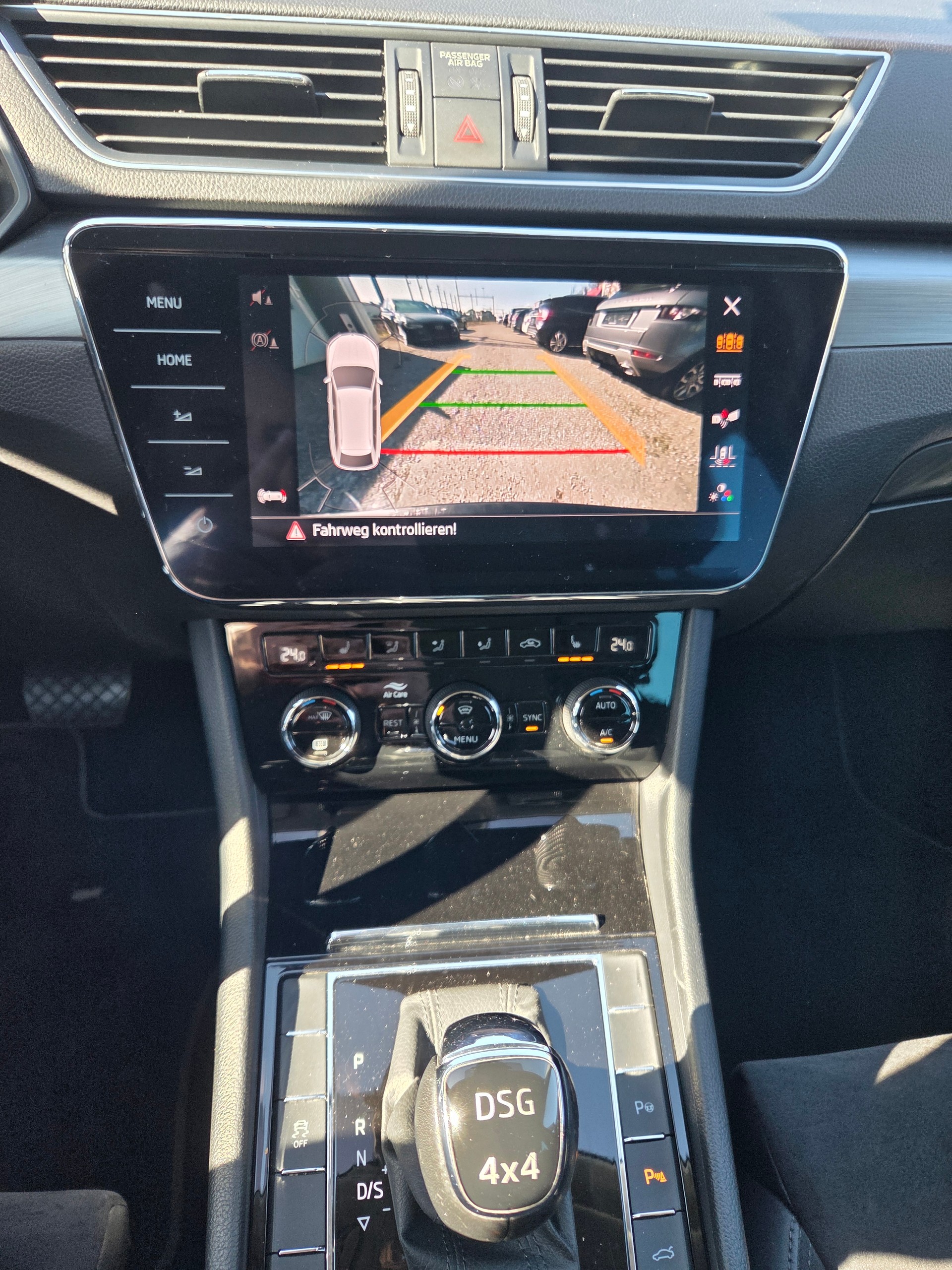 SKODA Superb Combi 2.0 TDi Ambition 4x4 DSG-image-15