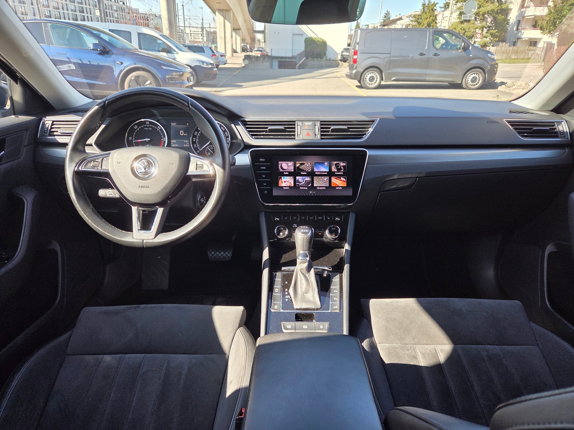 SKODA Superb Combi 2.0 TDi Ambition 4x4 DSG-image-14