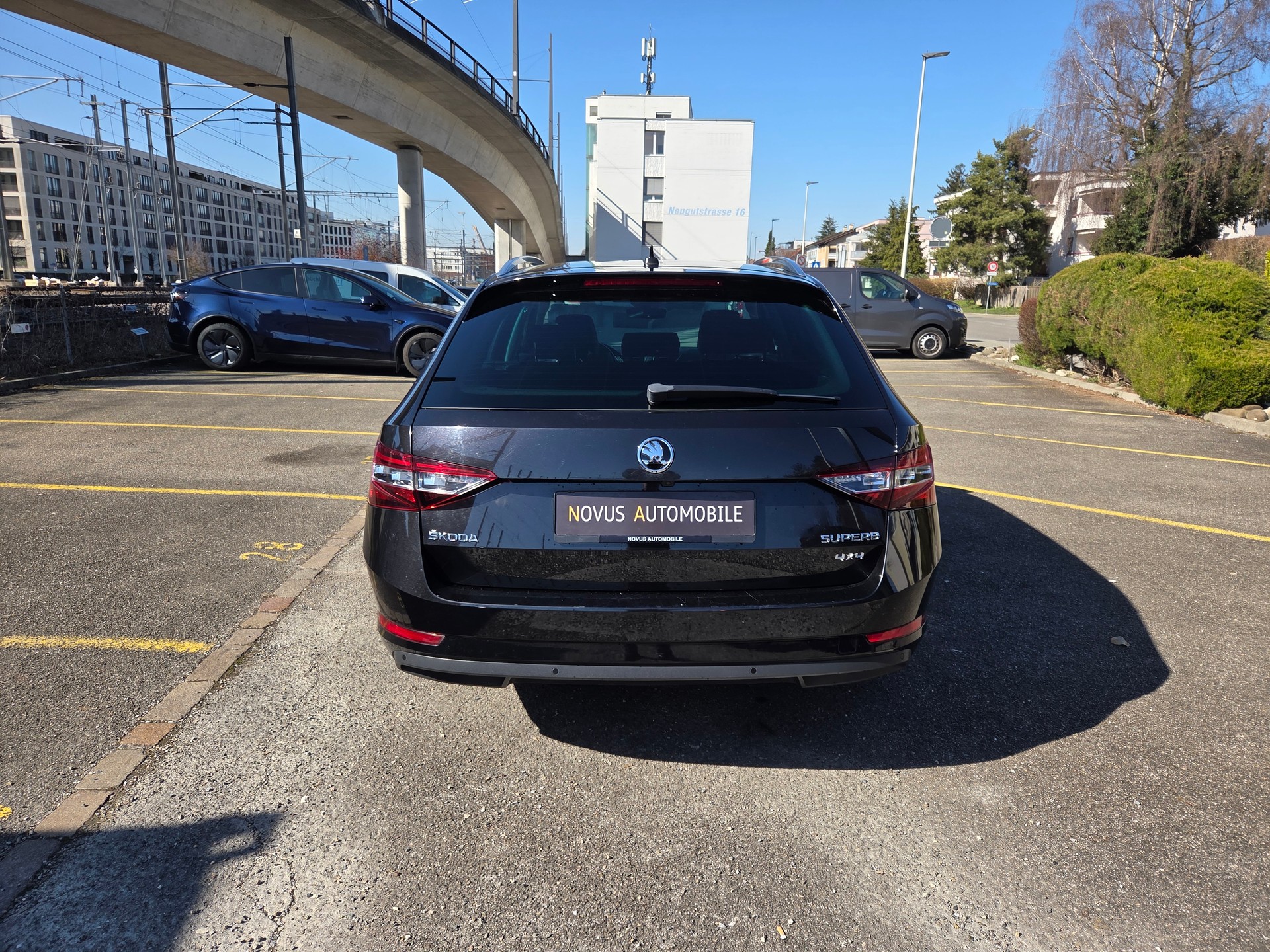 SKODA Superb Combi 2.0 TDi Ambition 4x4 DSG-showroom-element-3