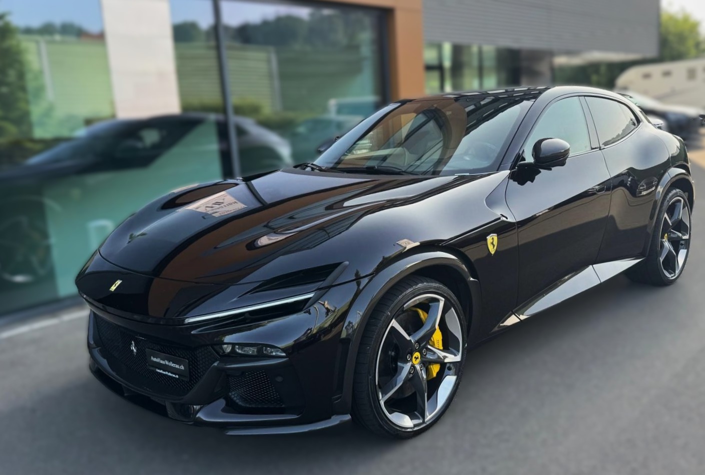 FERRARI Purosangue 6.5-showroom-element-1