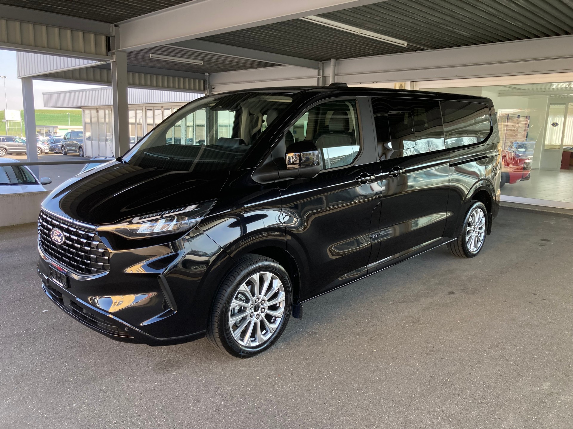 FORD Tourneo Bus 320 L2H1 TitaniumX Automat