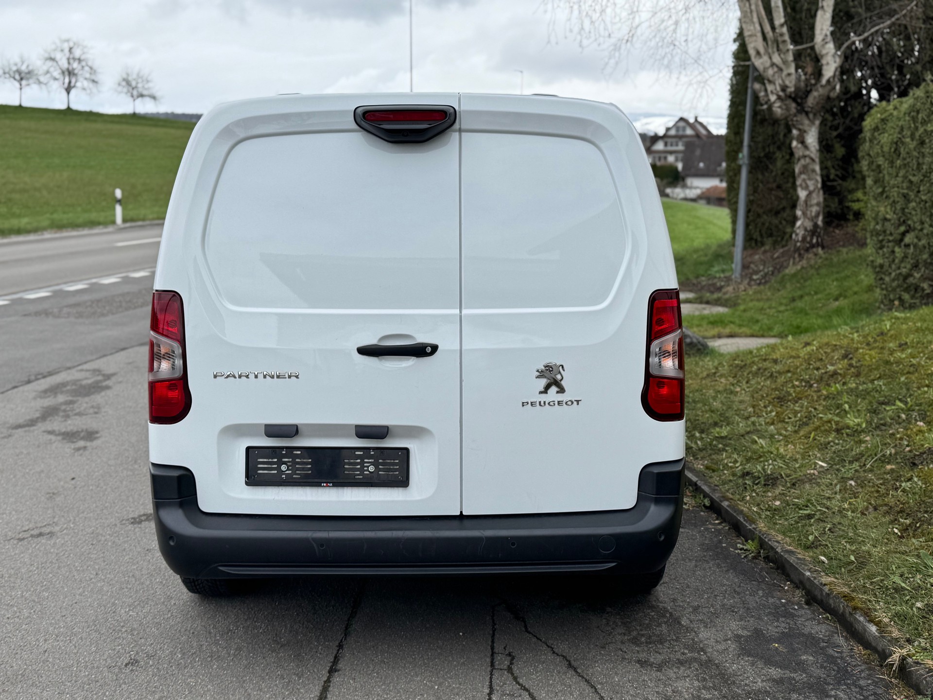 PEUGEOT Partner 1.5 Blue HDi s/s Asphalt Long 1000kg-image-5