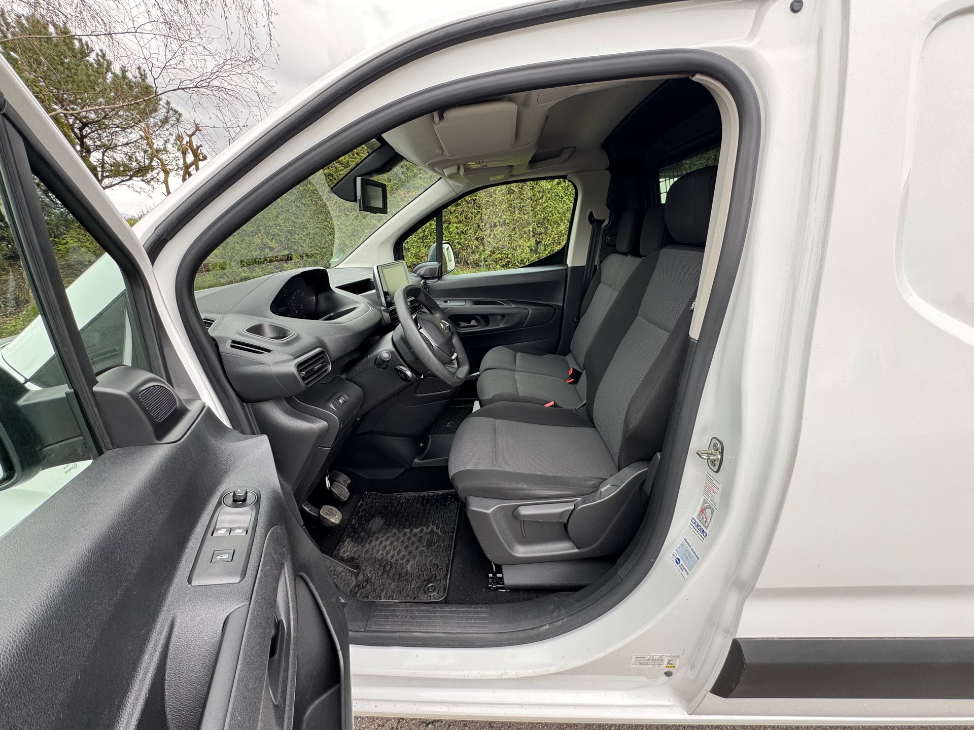 PEUGEOT Partner 1.5 Blue HDi s/s Asphalt Long 1000kg-image-11
