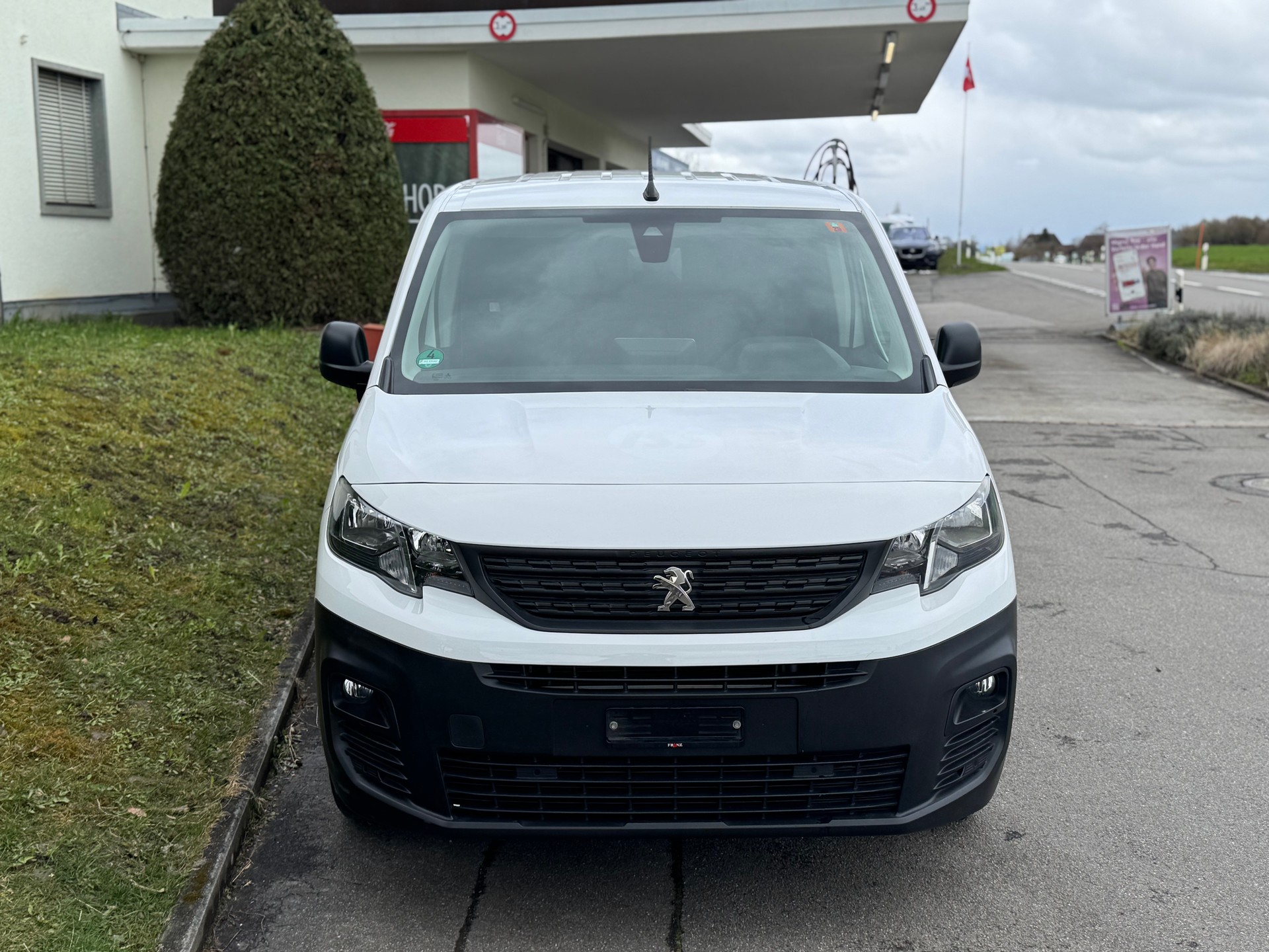 PEUGEOT Partner 1.5 Blue HDi s/s Asphalt Long 1000kg-image-1