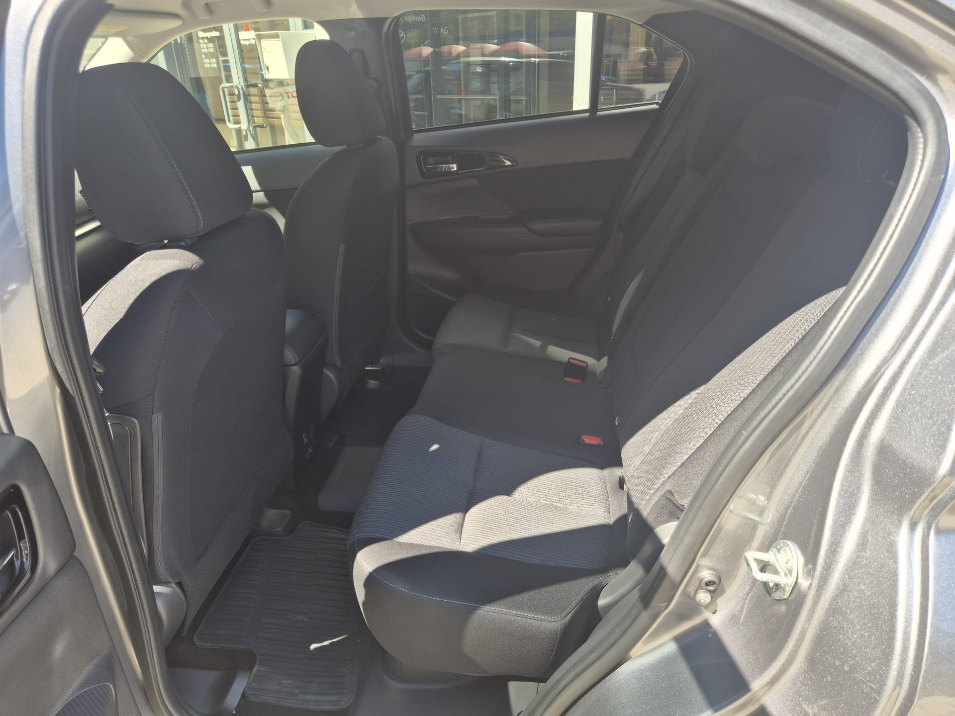 MITSUBISHI Eclipse Cross 2.4 PHEV Inform 4WD-image-4