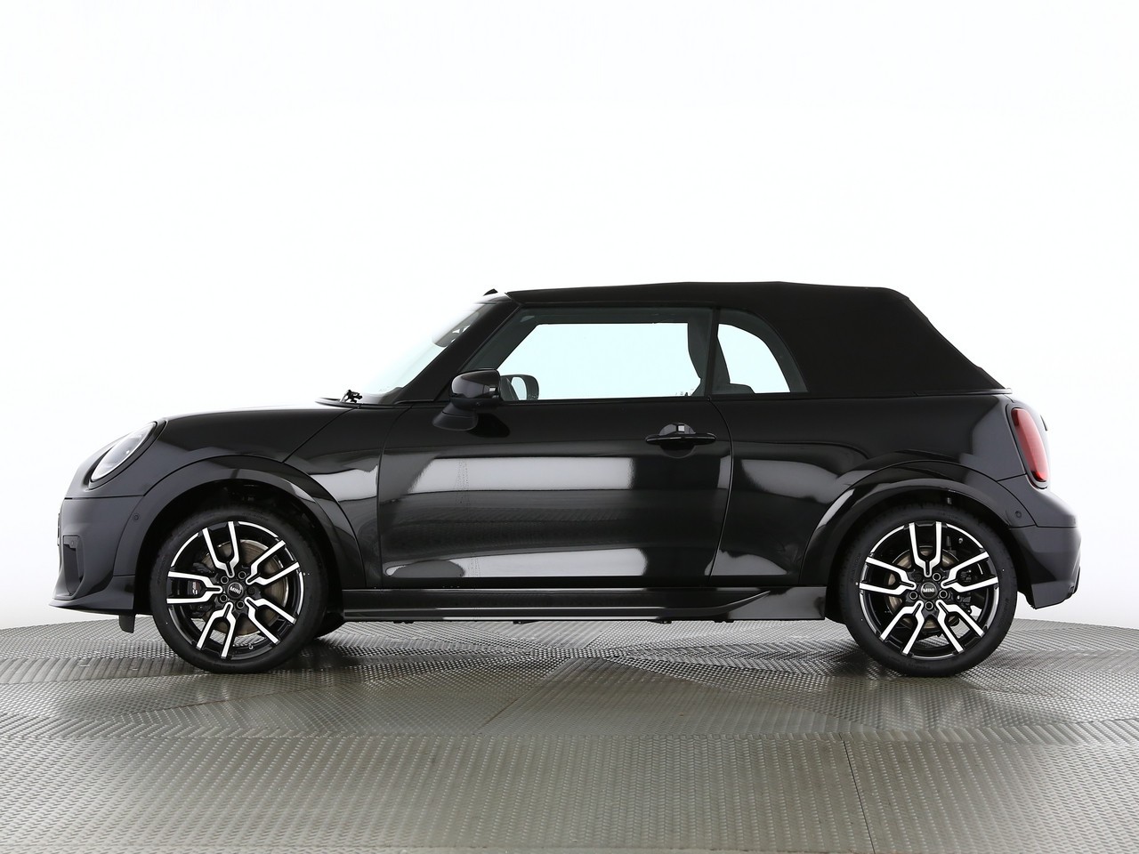 MINI Cooper S Cabriolet DKG-showroom-element-2