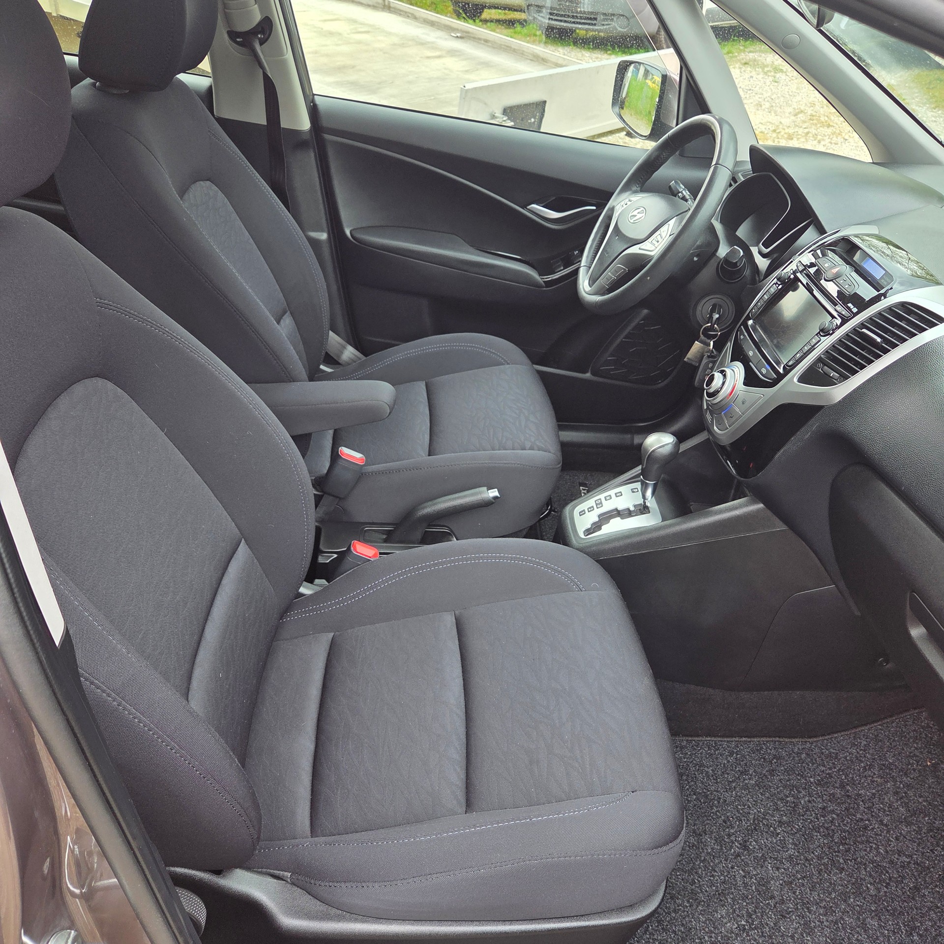 HYUNDAI iX20 1.6 Premium Automatic-image-10