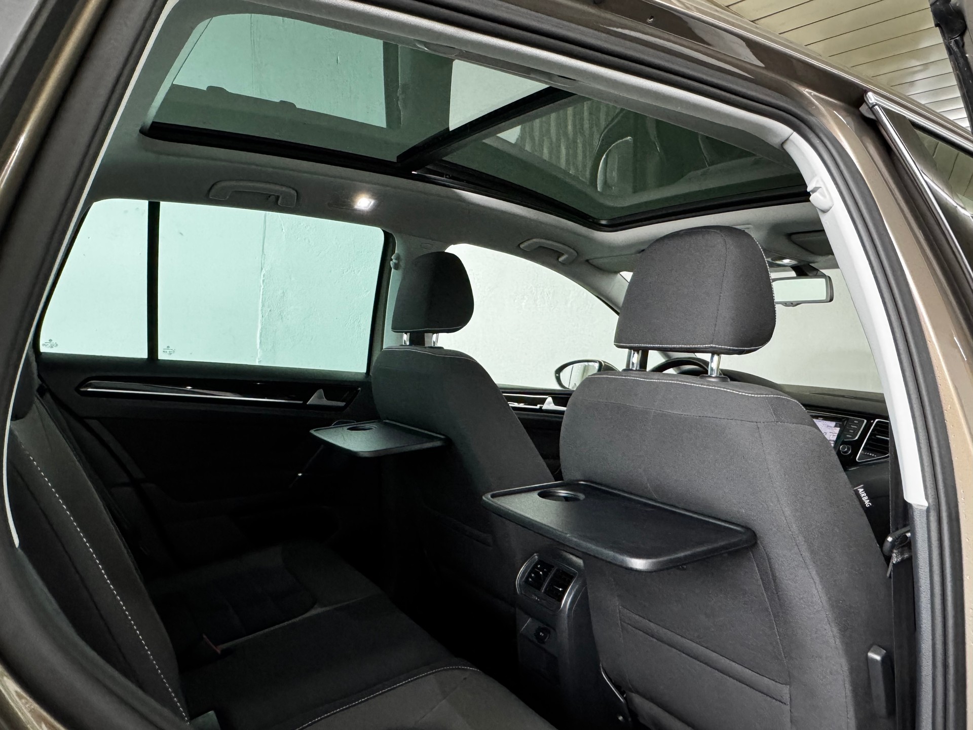 VW Golf Sportsvan 1.4 TSI Highline DSG-image-25