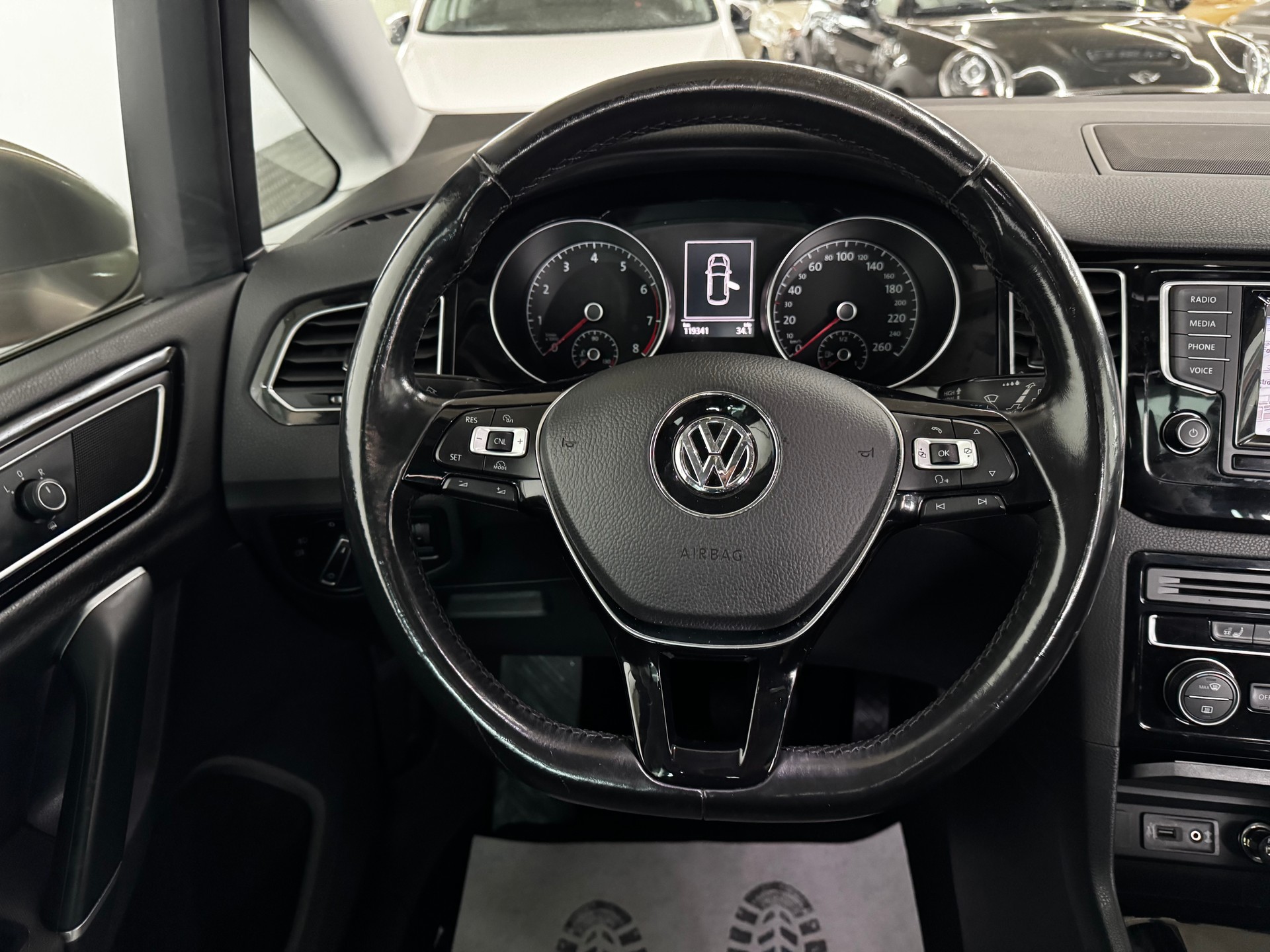 VW Golf Sportsvan 1.4 TSI Highline DSG-image-21
