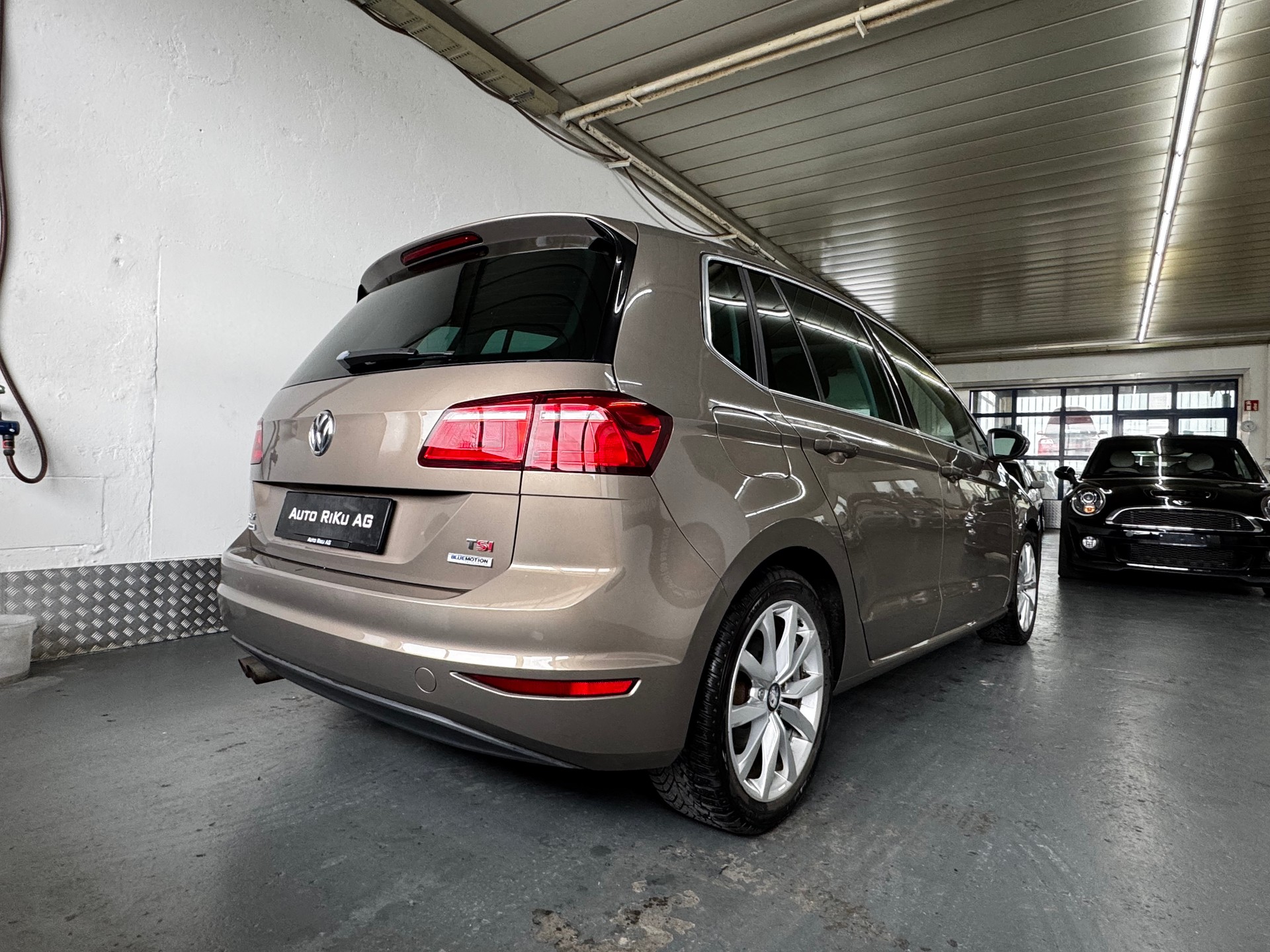 VW Golf Sportsvan 1.4 TSI Highline DSG-image-10
