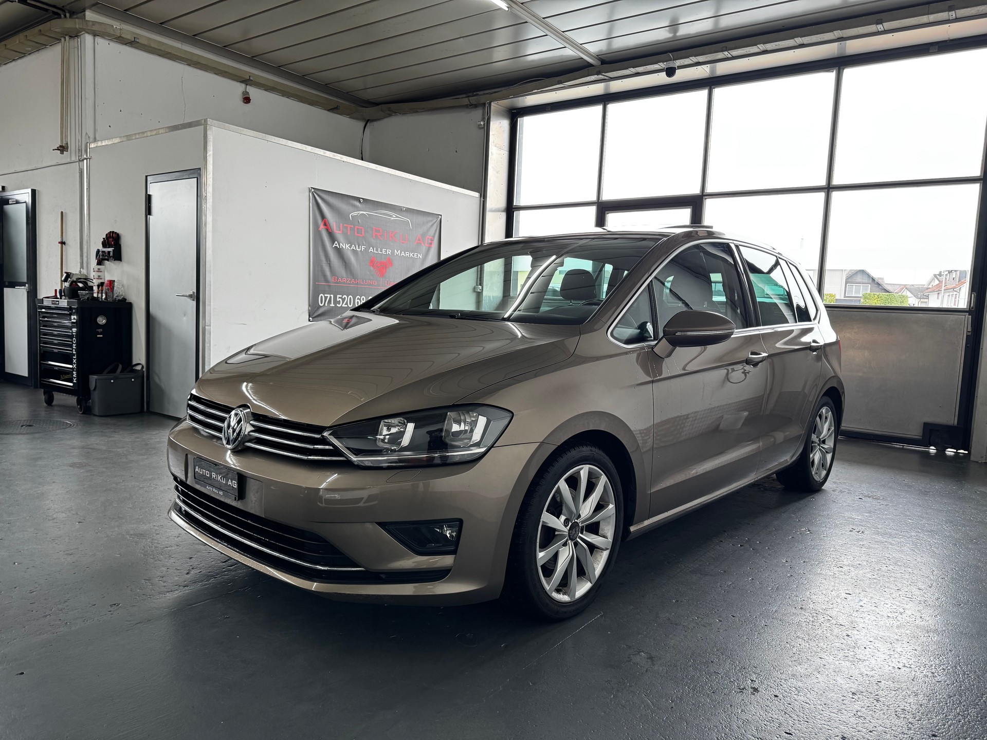 VW Golf Sportsvan 1.4 TSI Highline DSG-image-6