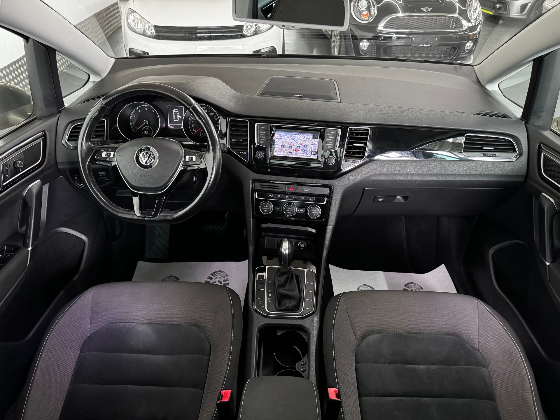 VW Golf Sportsvan 1.4 TSI Highline DSG-image-17