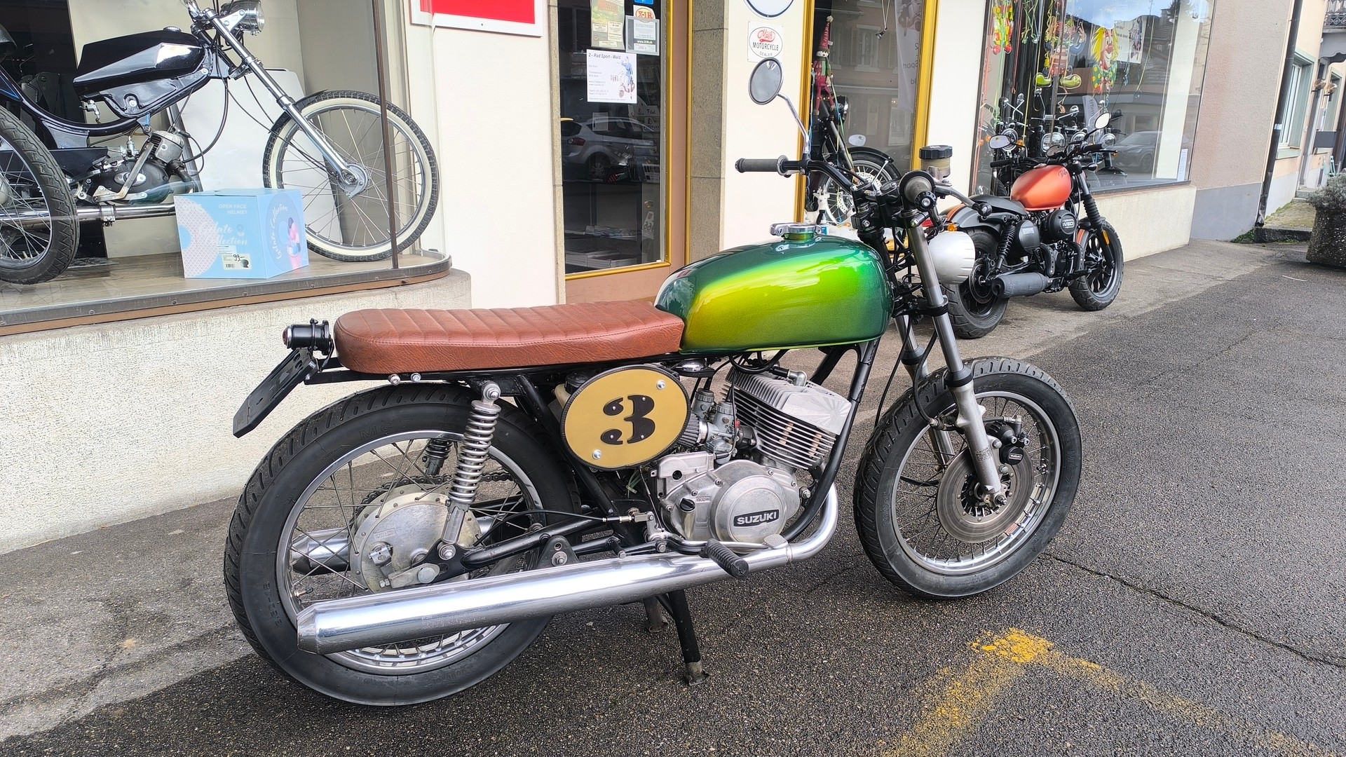 SUZUKI 250-image-1