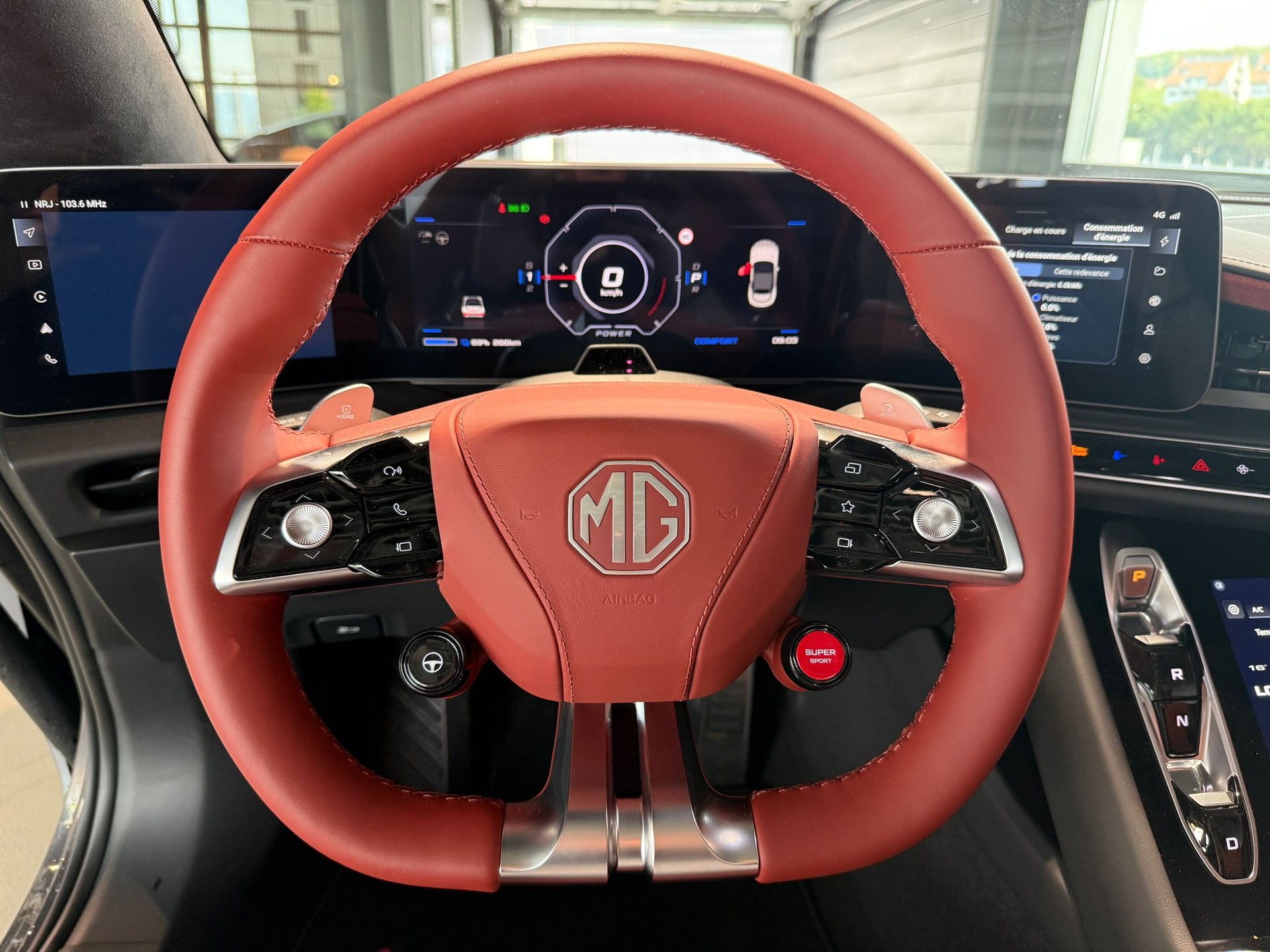MG Cyberster 77kWh 4WD-image-11