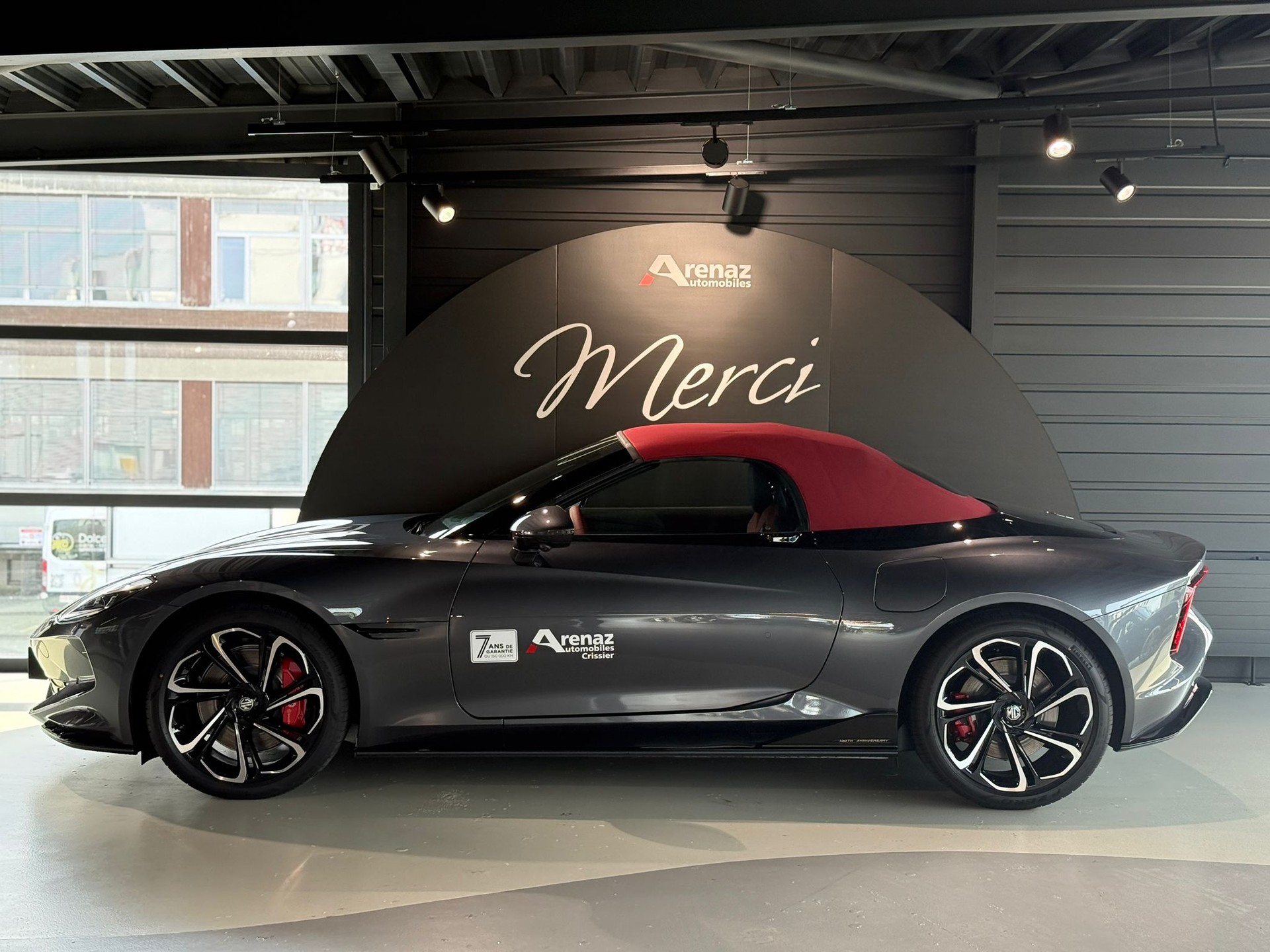 MG Cyberster 77kWh 4WD-showroom-element-3
