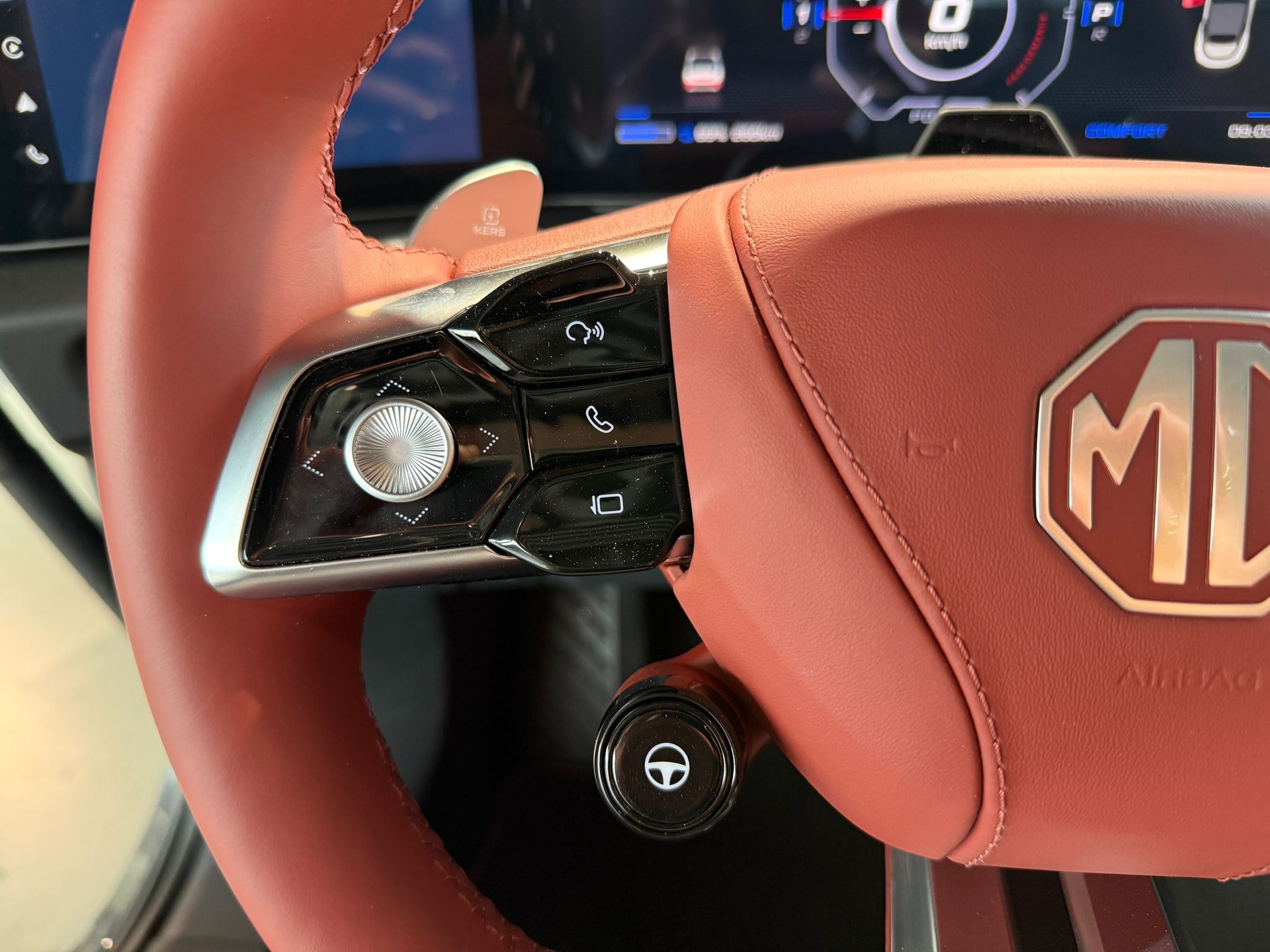 MG Cyberster 77kWh 4WD-image-12
