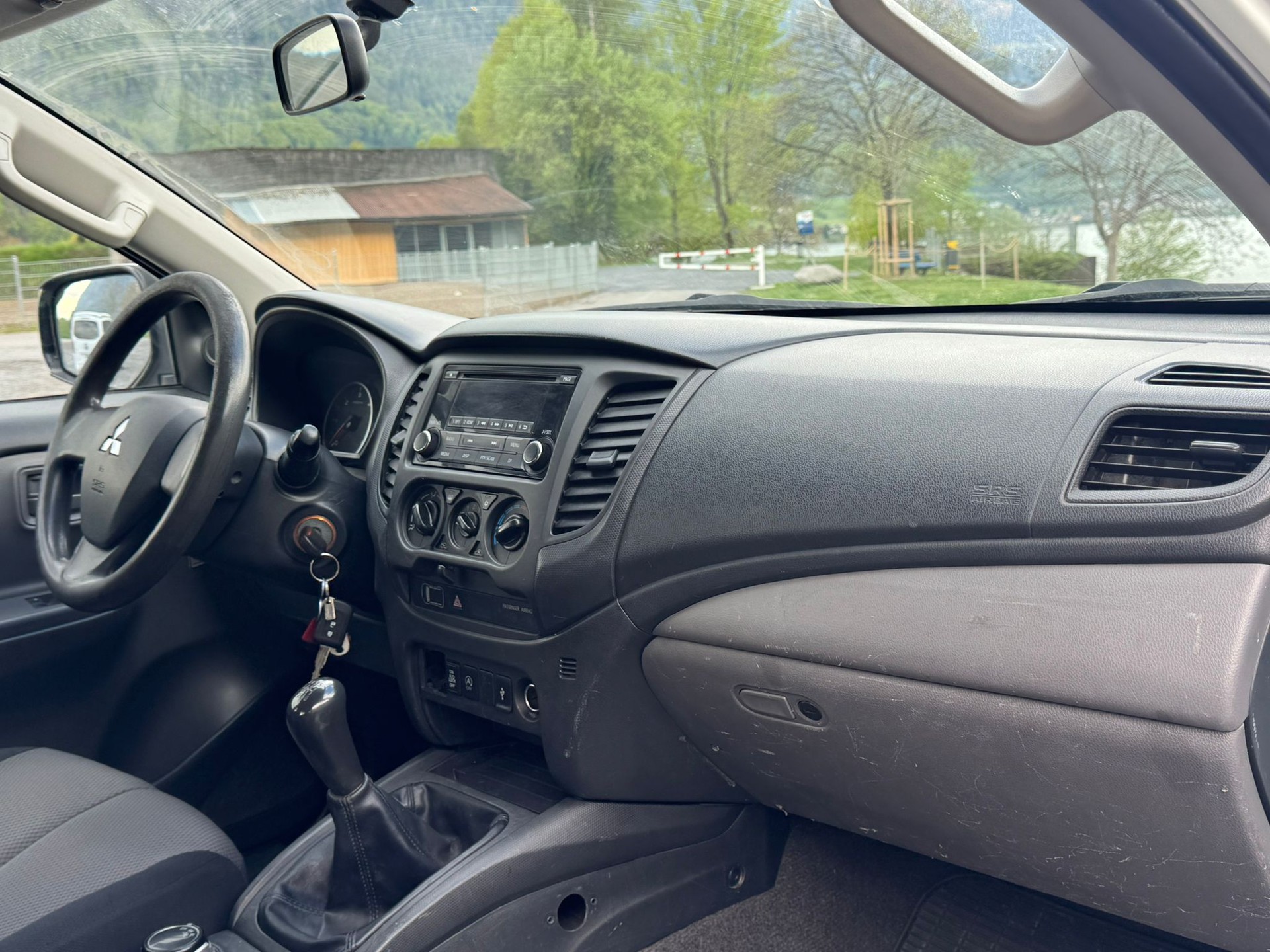 MITSUBISHI L 200 2.4 Value Club Cab-image-13
