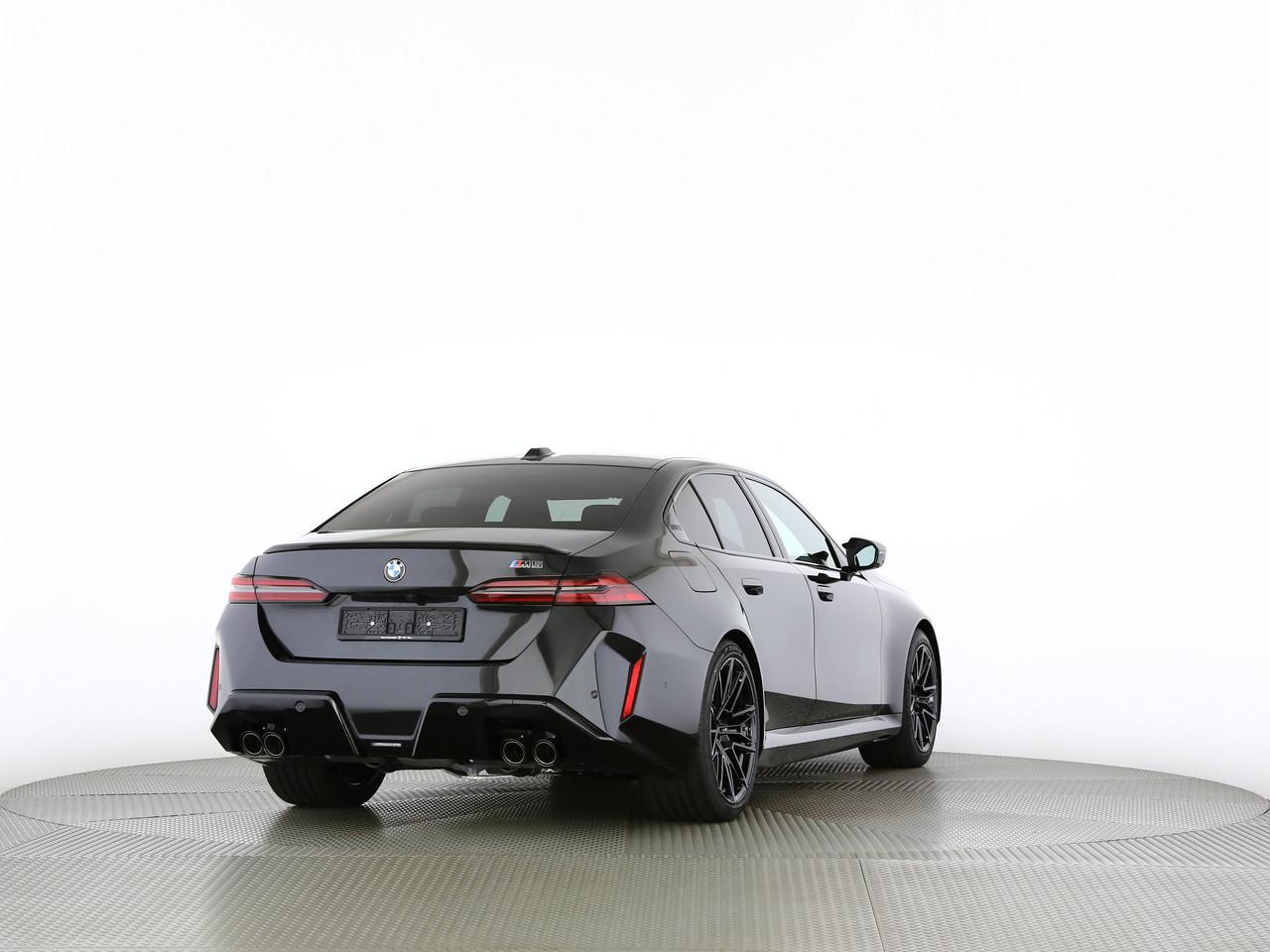 BMW M5 xDrive-image-11