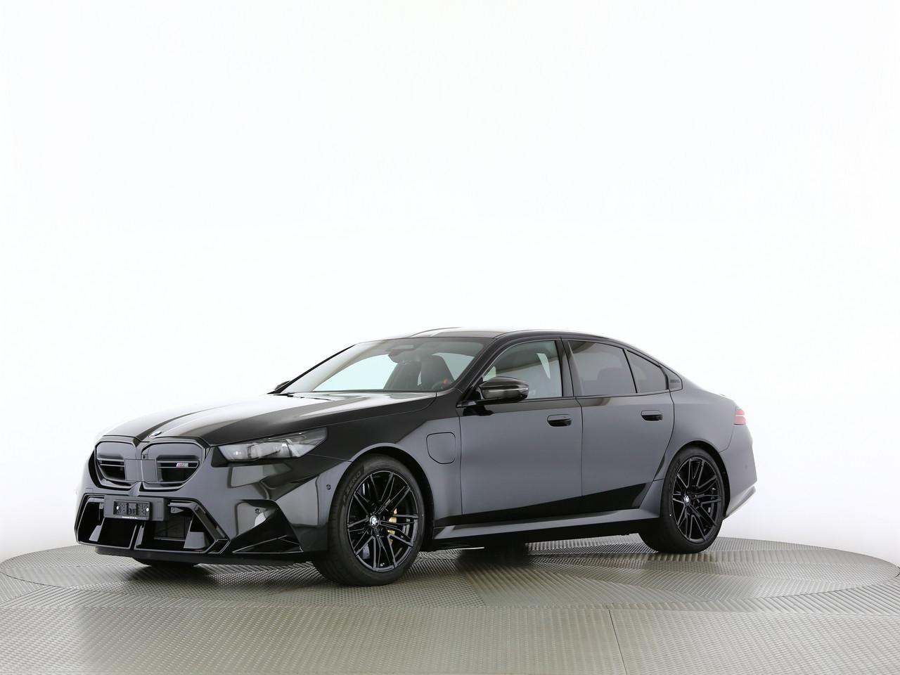 BMW M5 xDrive-showroom-element-1