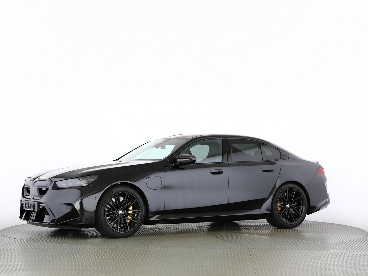 BMW M5 xDrive-showroom-element-2