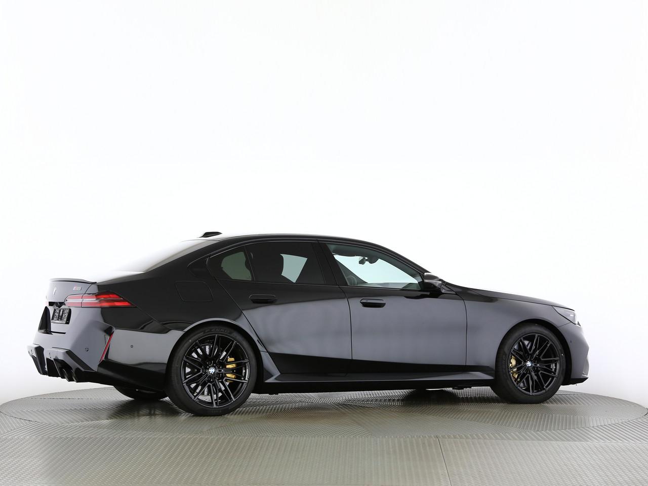 BMW M5 xDrive-image-14