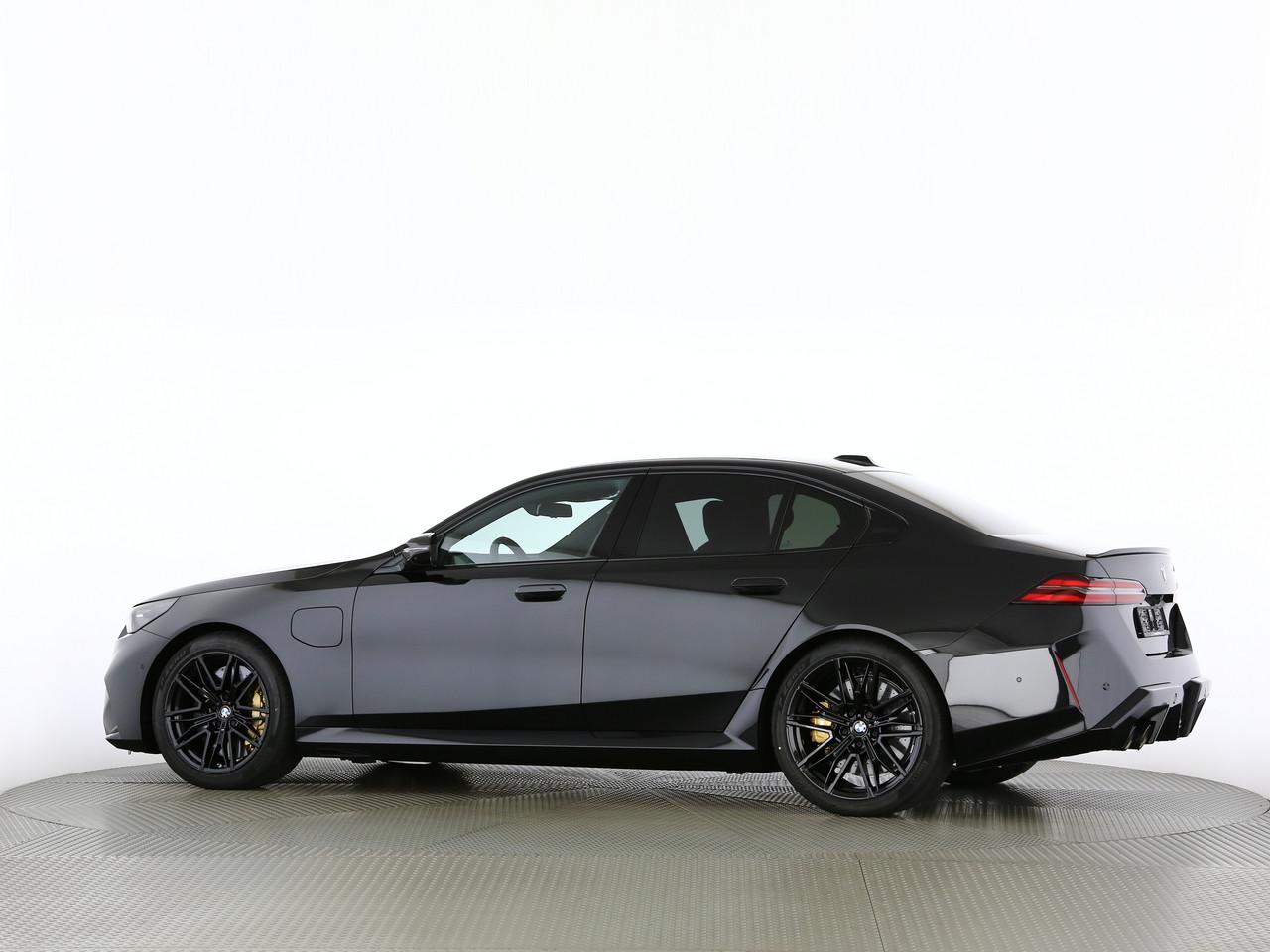 BMW M5 xDrive-image-6