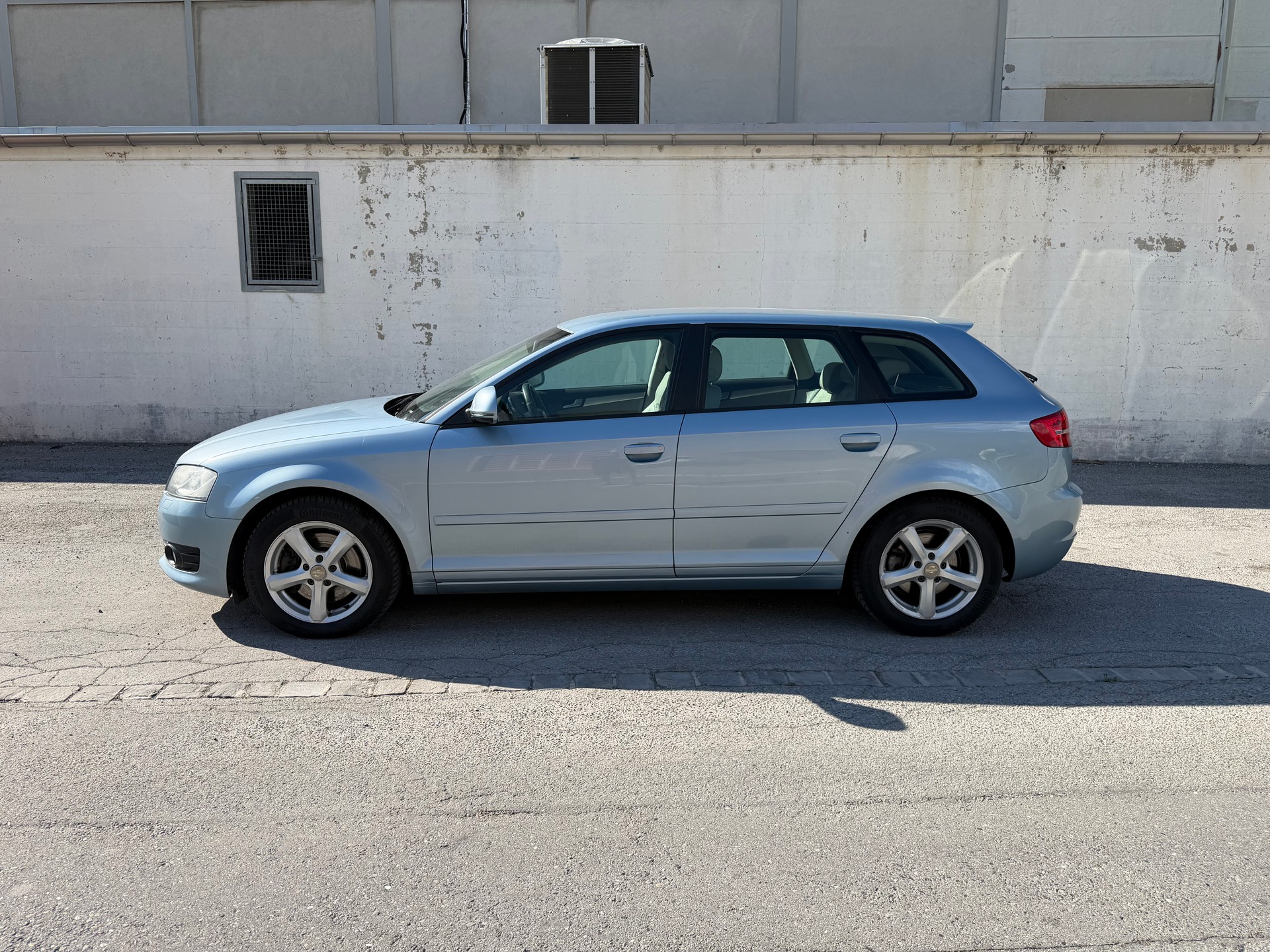 AUDI A3 Sportback 2.0 TFSI Ambition quattro S-tronic-image-1