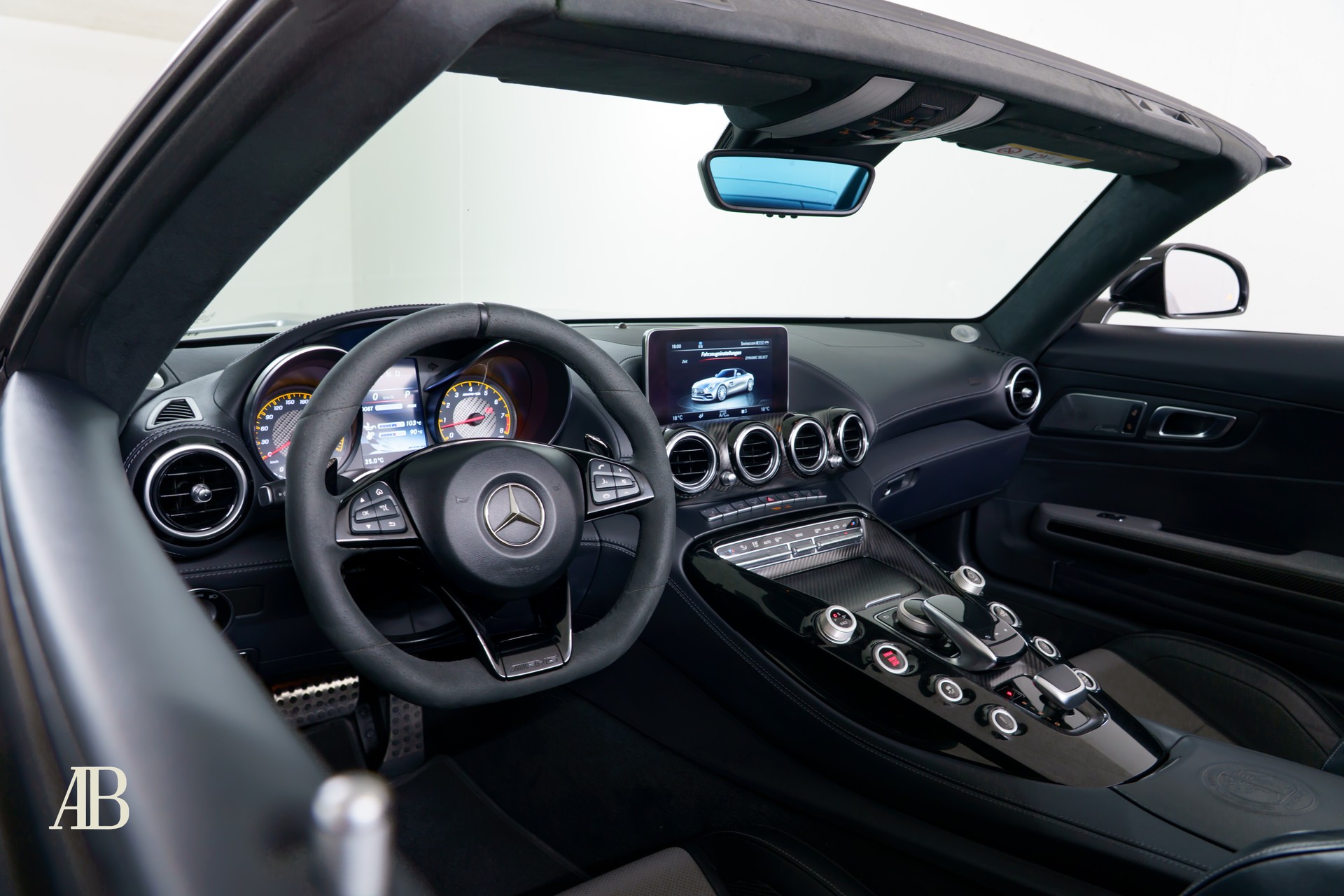 MERCEDES-BENZ AMG GT C Roadster-image-9