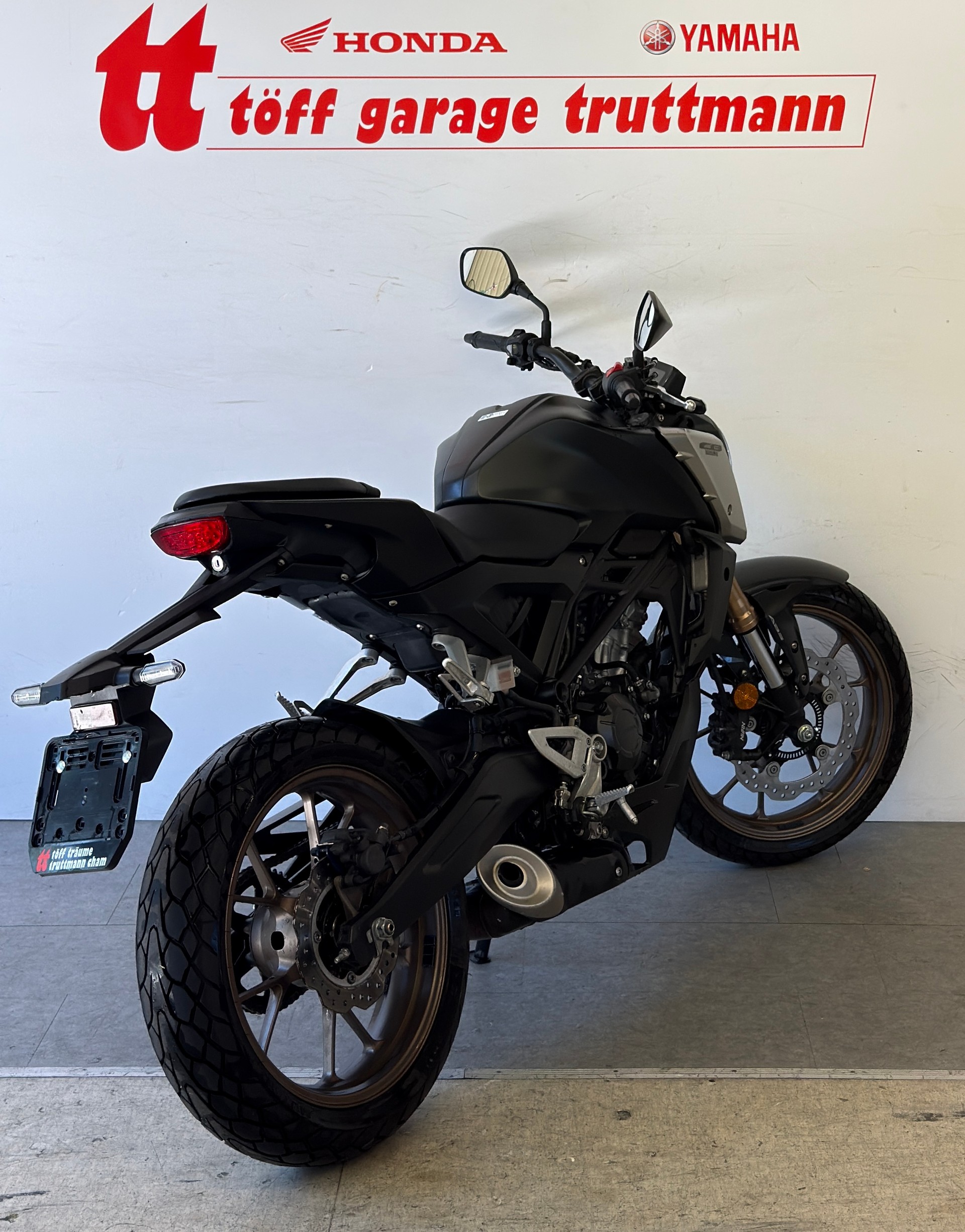 HONDA CB 125 R-showroom-element-2