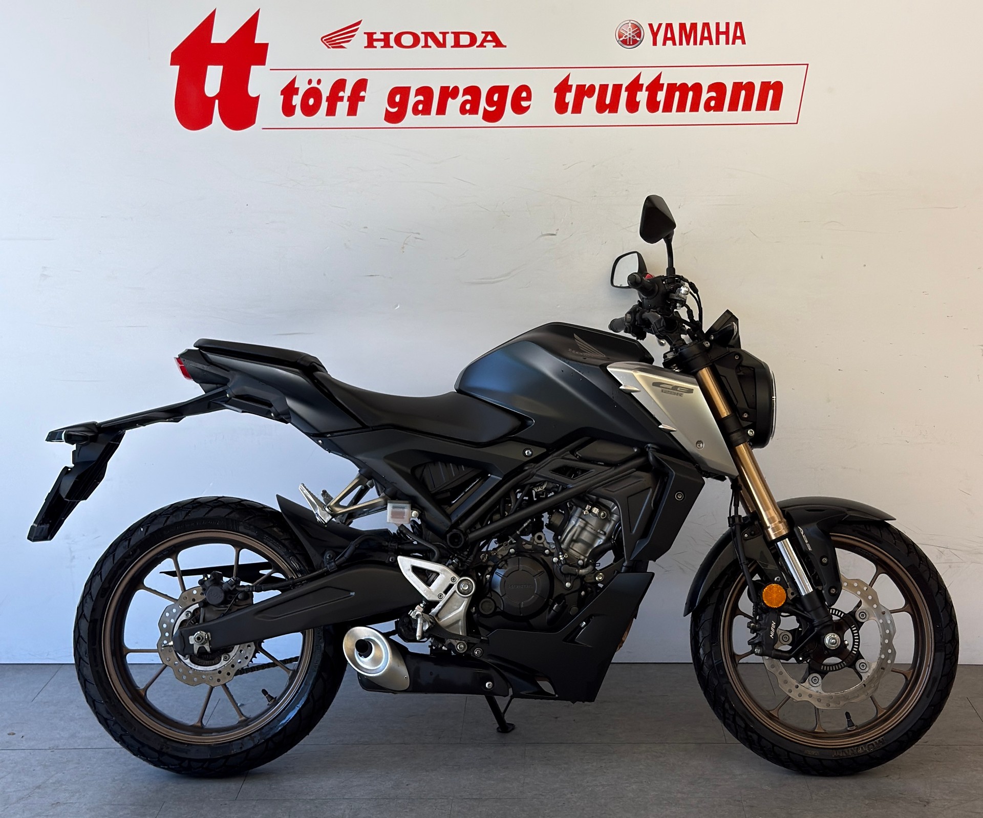 HONDA CB 125 R-showroom-element-3
