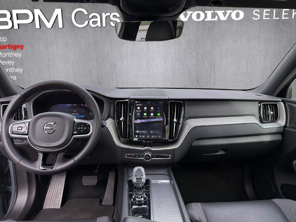VOLVO XC60 2.0 T6 TE Ultimate Dark eAWD-image-11