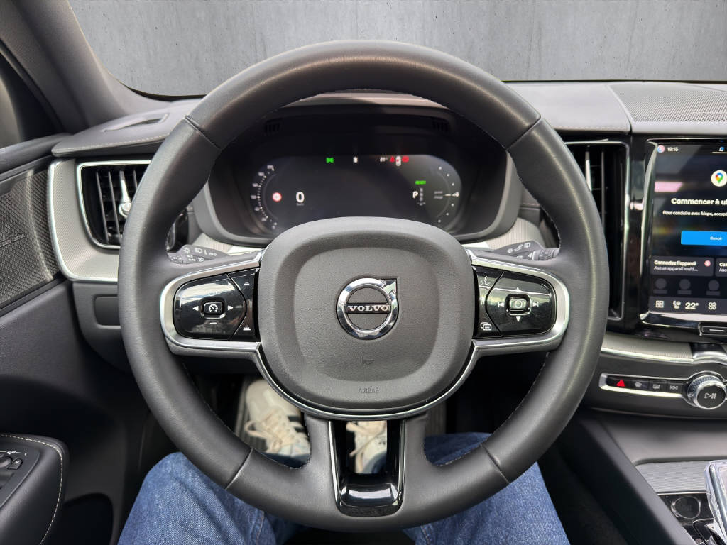 VOLVO XC60 2.0 T6 TE Ultimate Dark eAWD-image-9