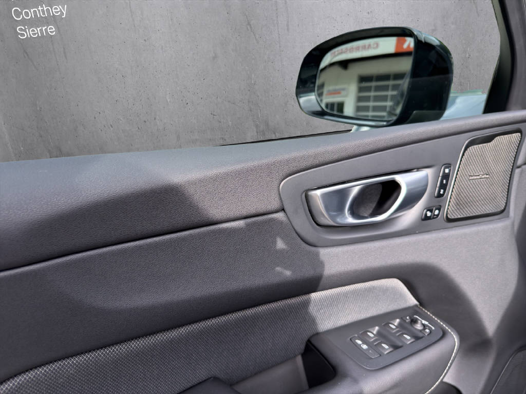 VOLVO XC60 2.0 T6 TE Ultimate Dark eAWD-image-7